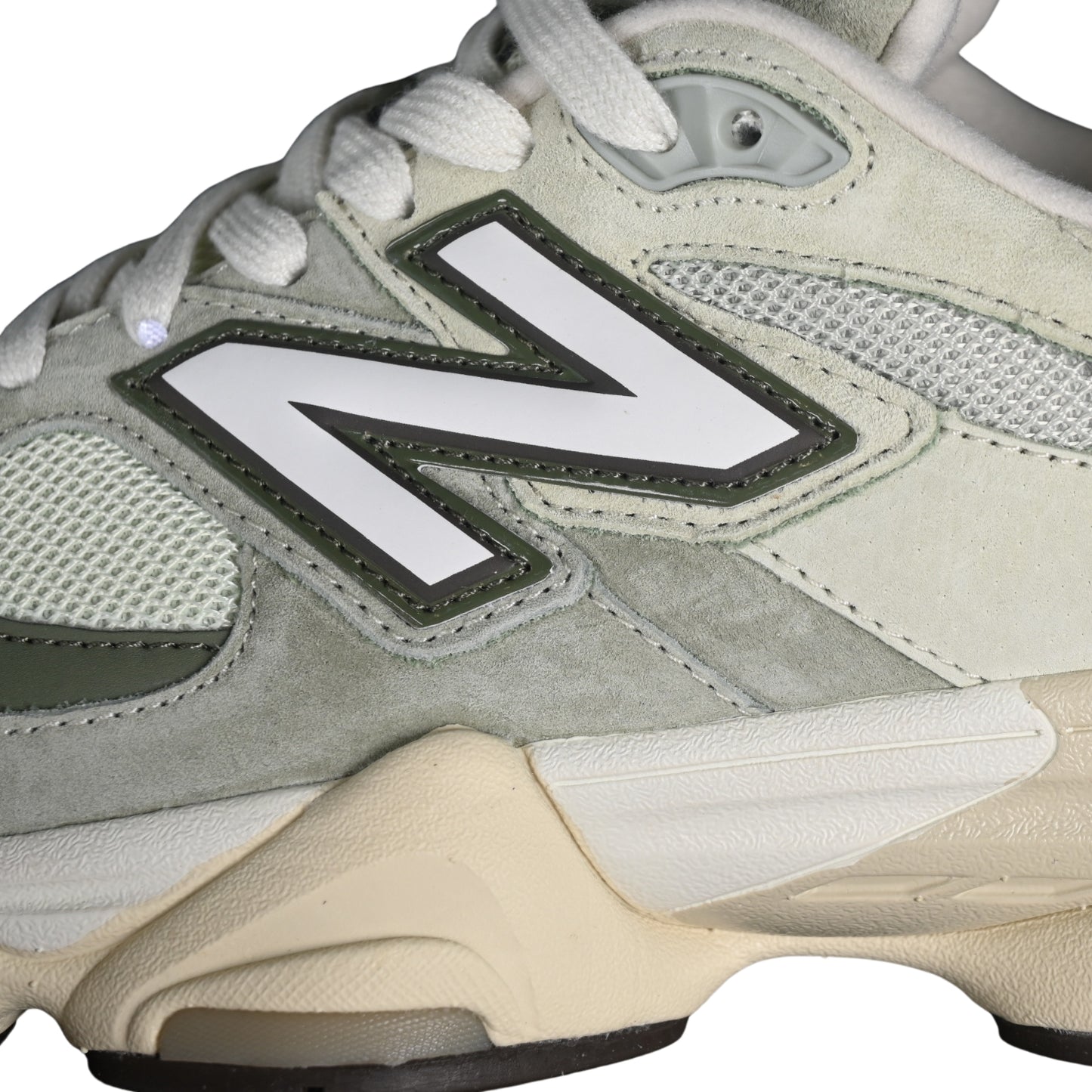 Tênis NB 9060 Camurça Cinza Claro com bege