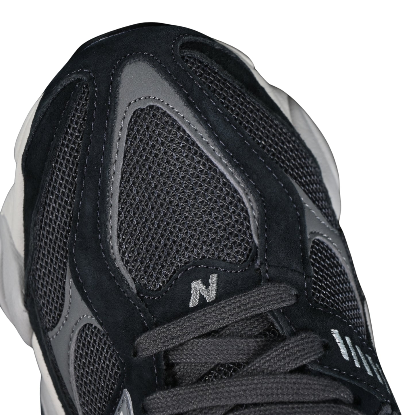 Tênis NB 9060 Camurça Cinza Escuro com Cinza e Branco