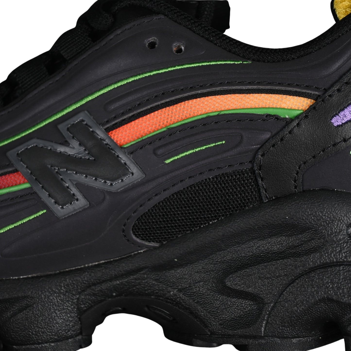 Tênis NB 1000 Preto detalhes coloridos