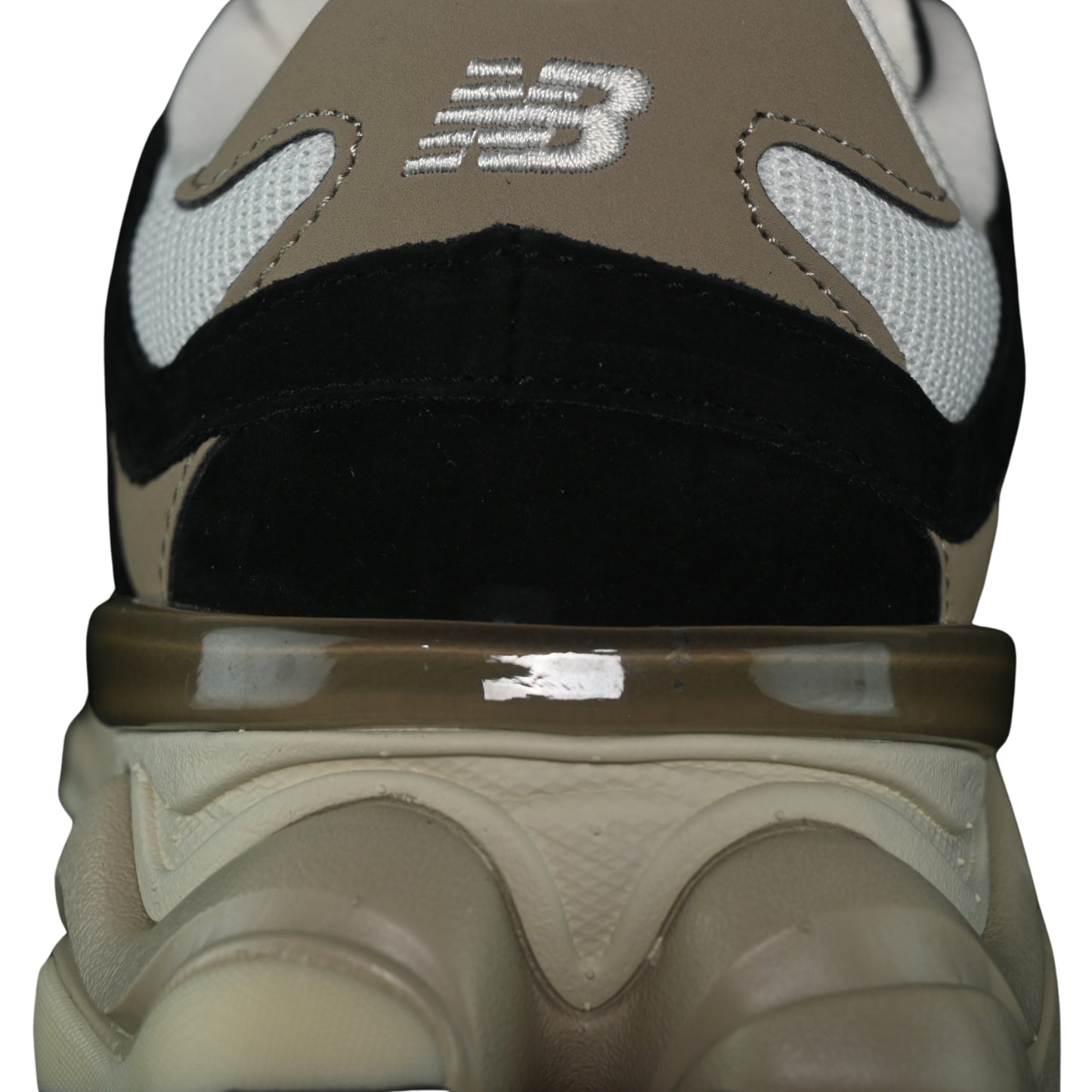 Tênis NB 9060 Preto com Branco e Bege