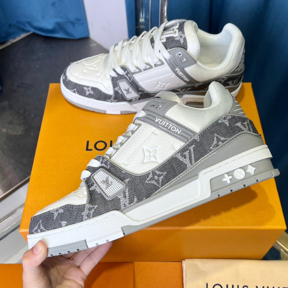 Sneaker LV Trainer Cinza