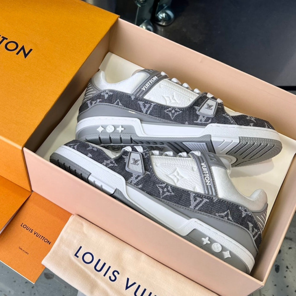 Sneaker LV Trainer Cinza