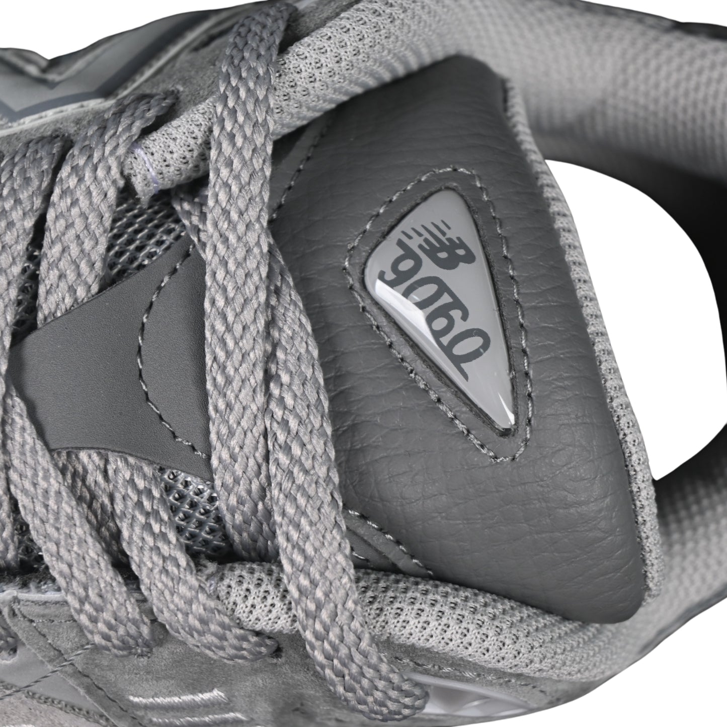 Tênis NB 9060 Cinza com Prata