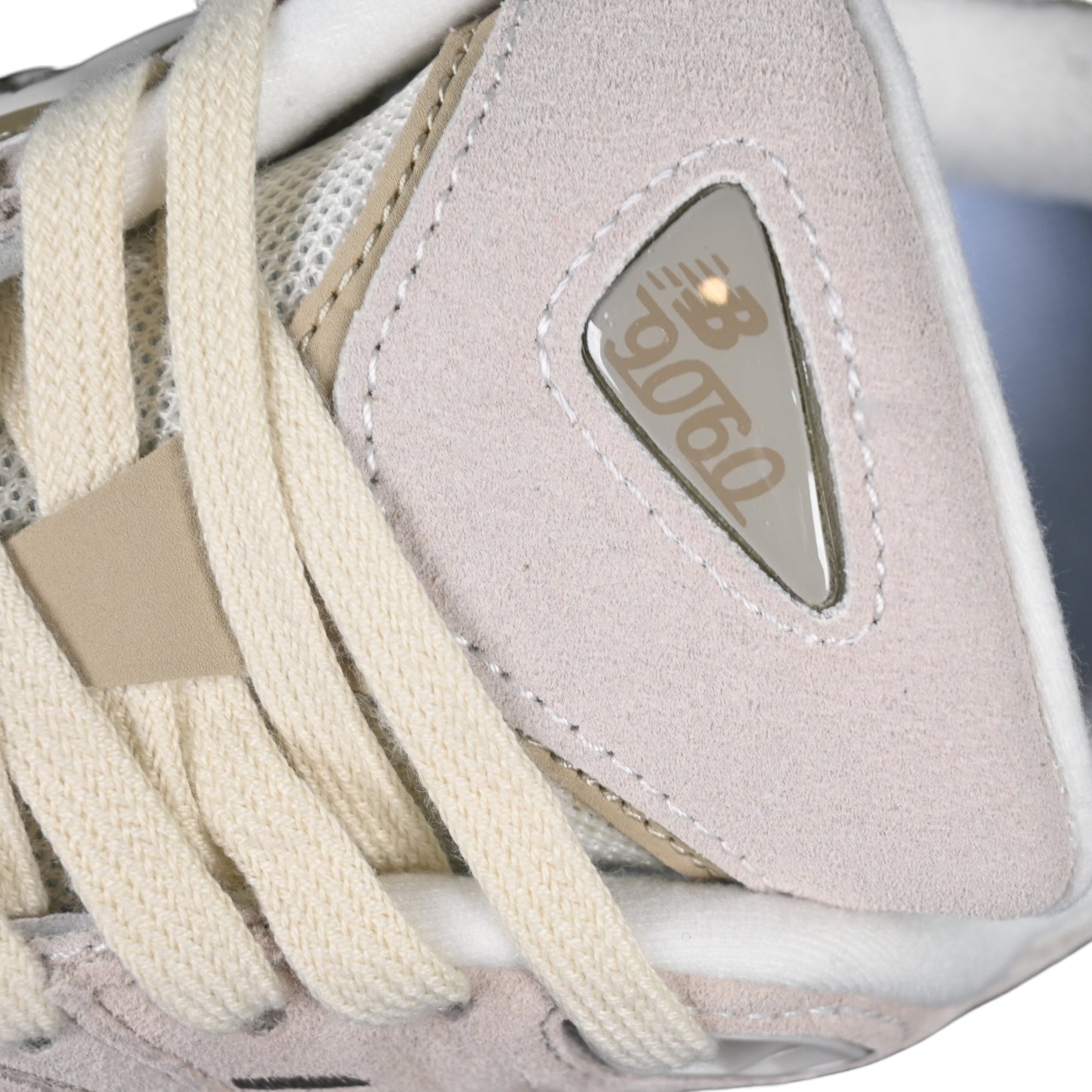 Tênis NB 9060 Bege claro com Cinza