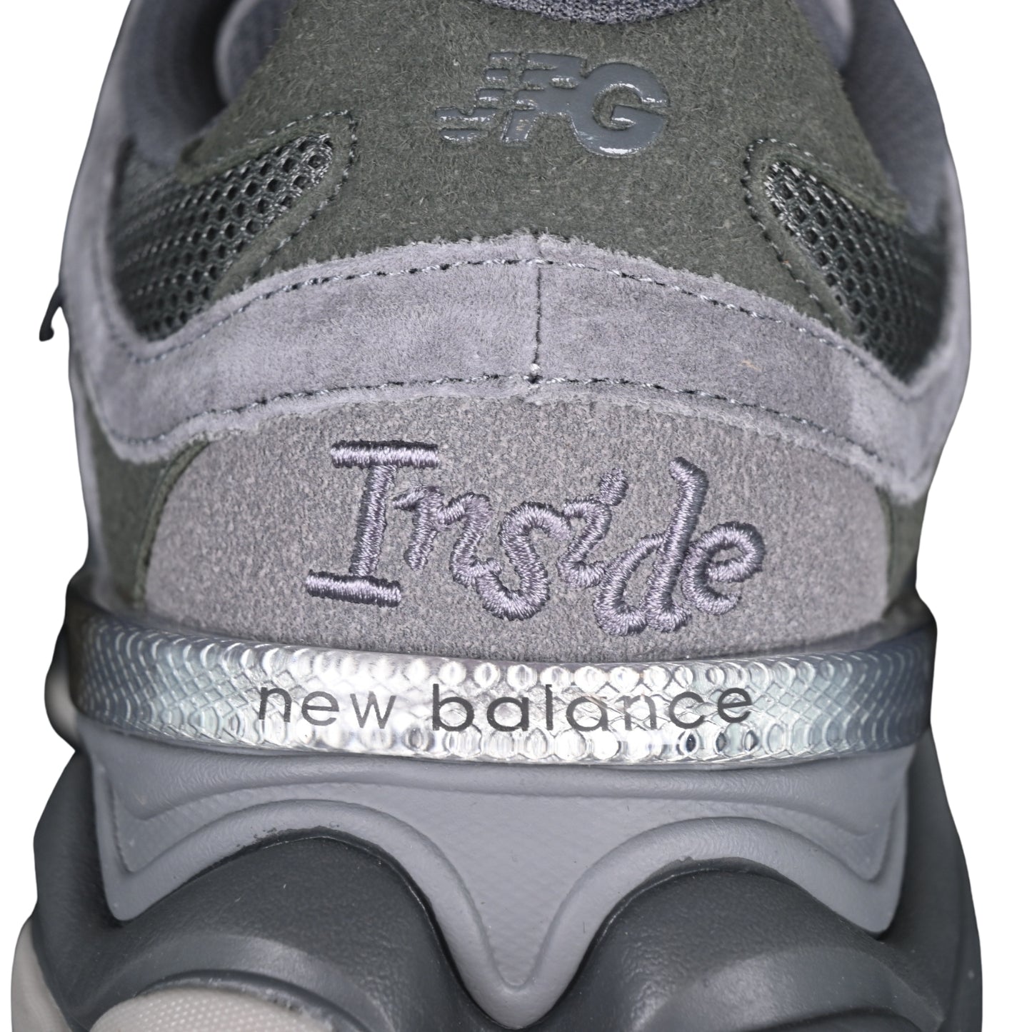 Tênis NB 9060 Camurça Jfg inside Cinza com cinza