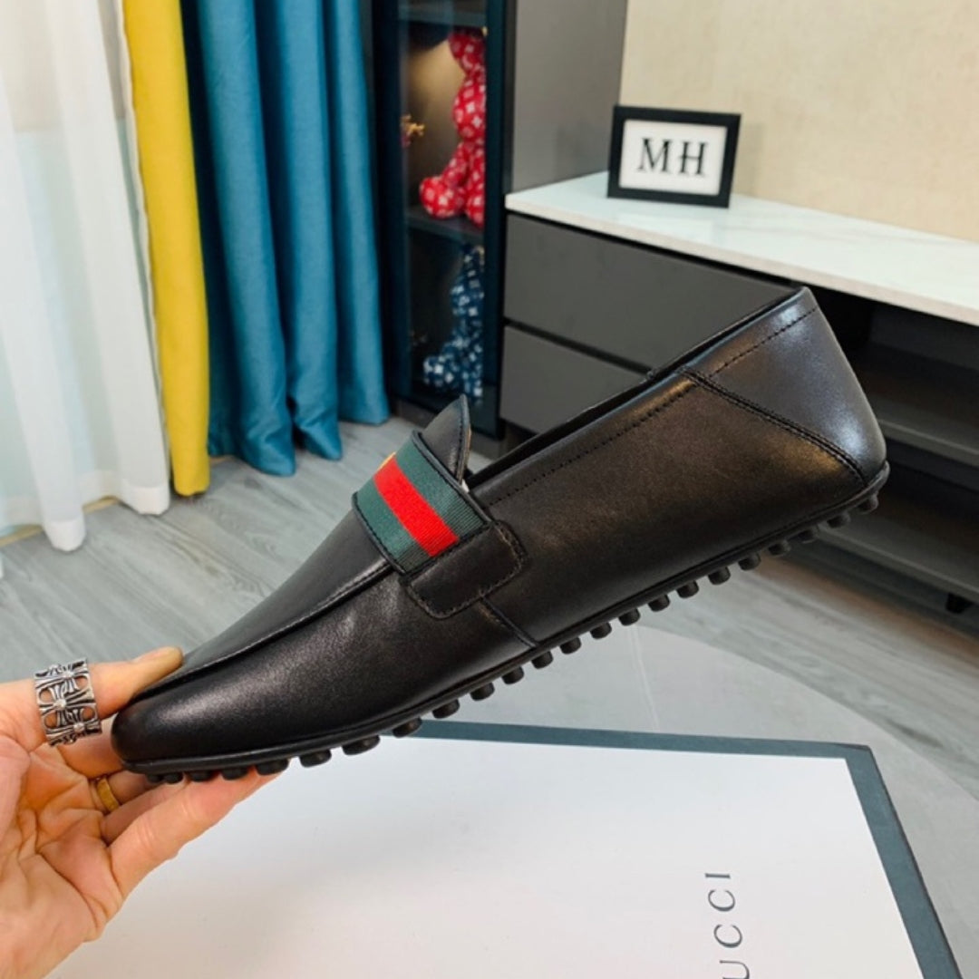Mocassim GG Preto Couro Faixa e Logo GG