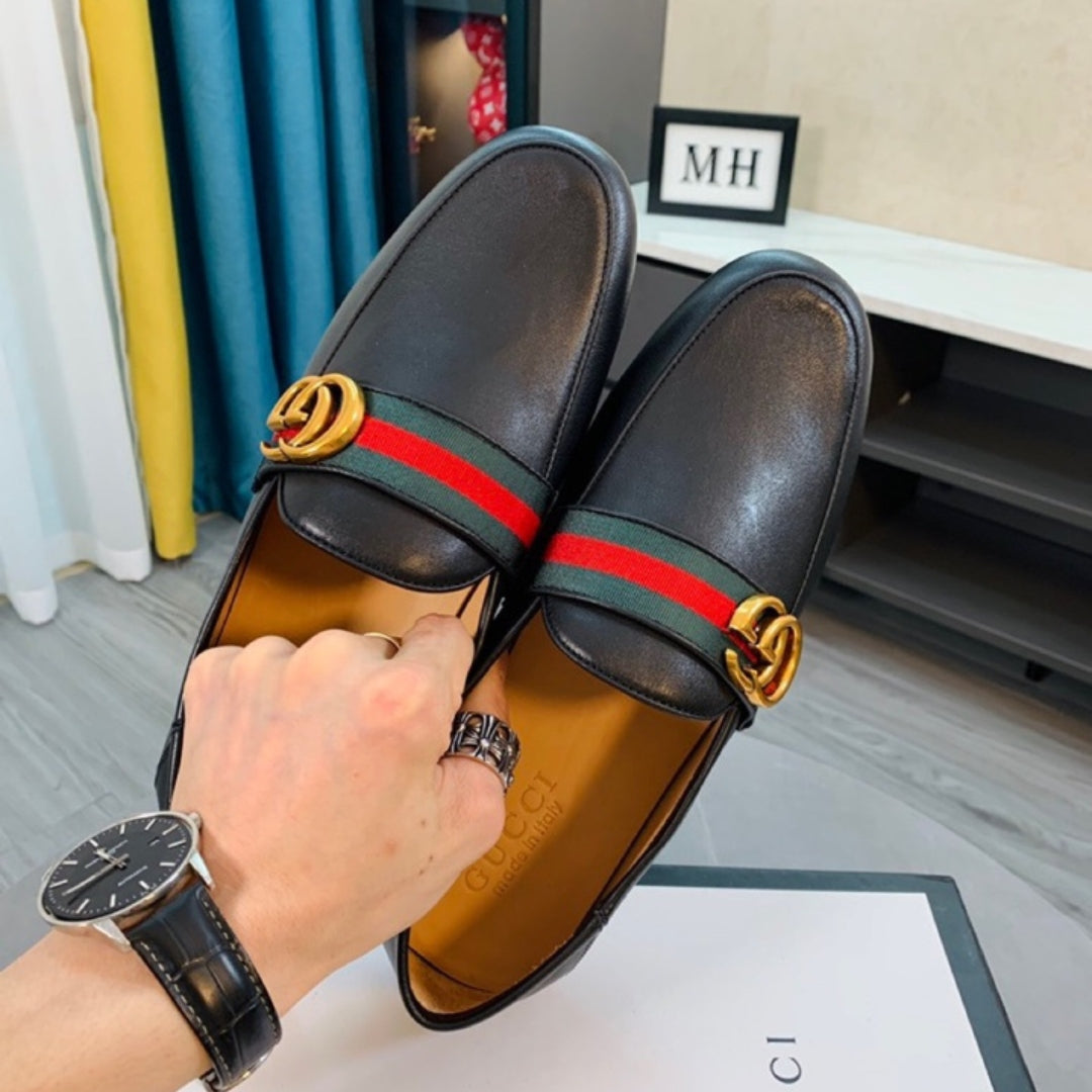 Mocassim GG Preto Couro Faixa e Logo GG