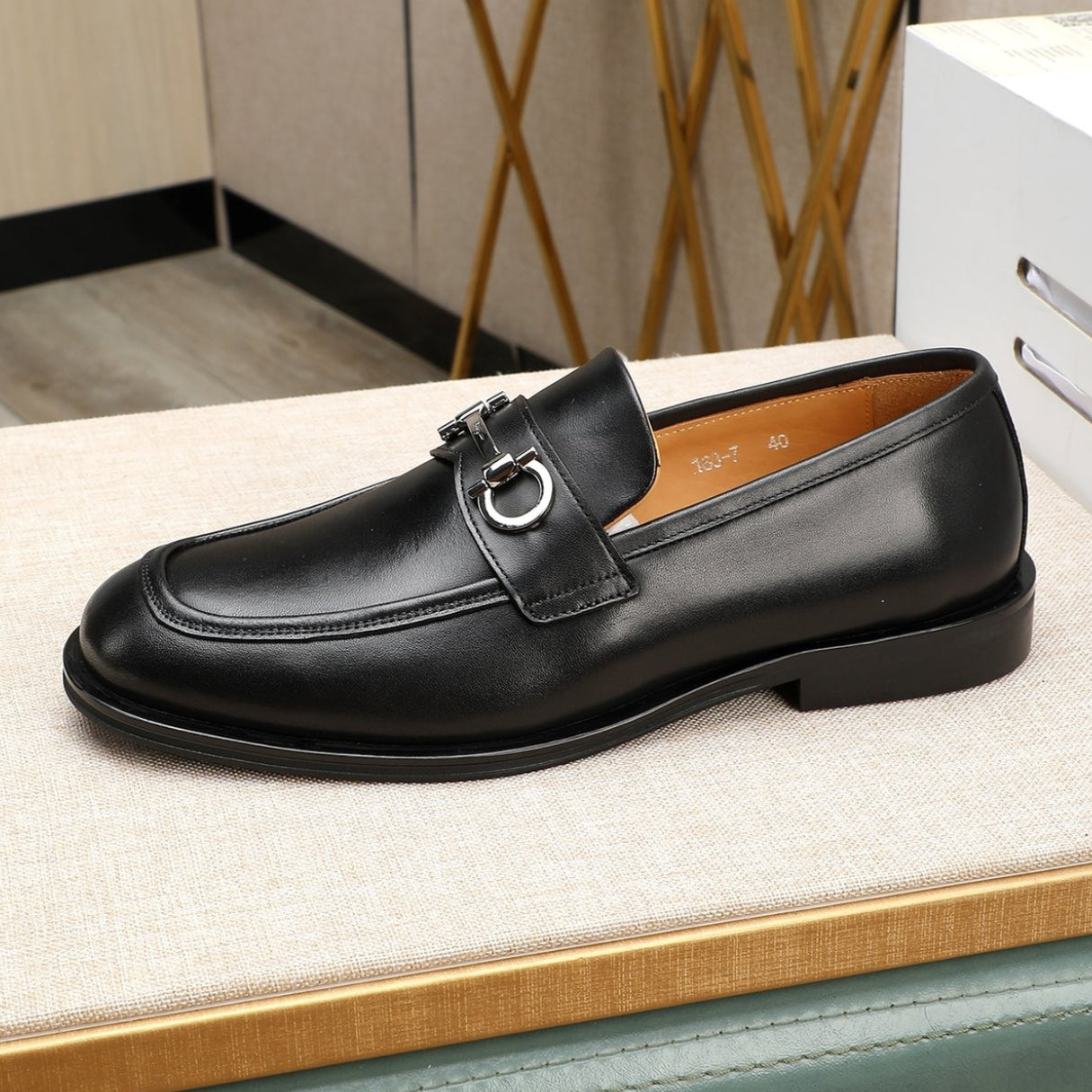 Sapato Ferragam Social Couro Preto II horsebit