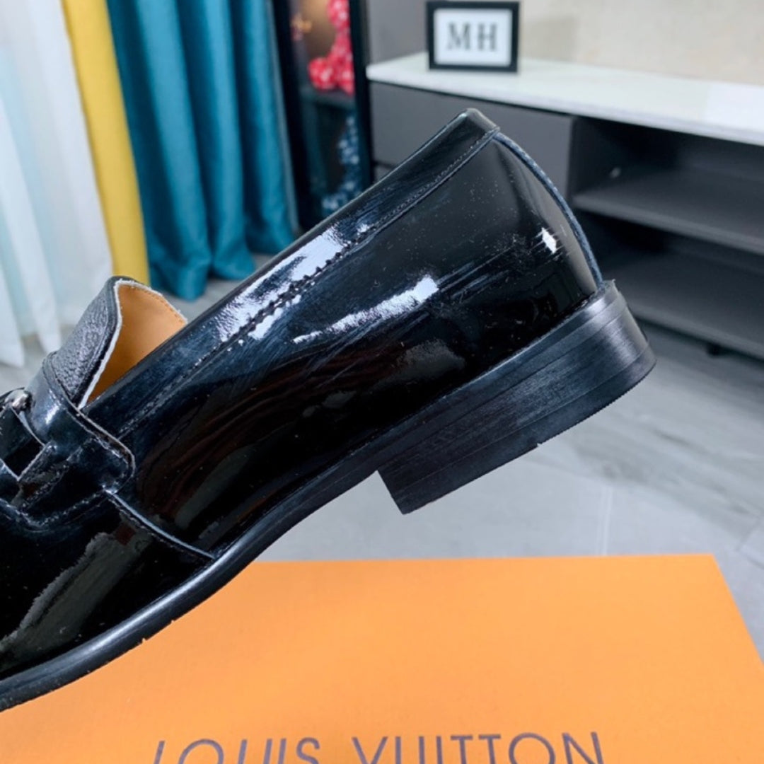 Sapato LV Social Couro Preto Brilhante Monograma azul logo pequena horsebit