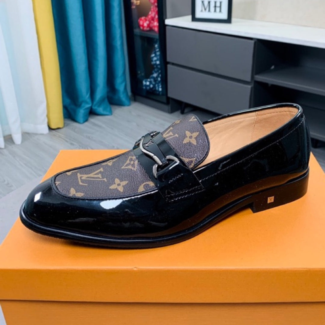 Sapato LV Social Couro Preto Brilhante Monograma logo pequena horsebit