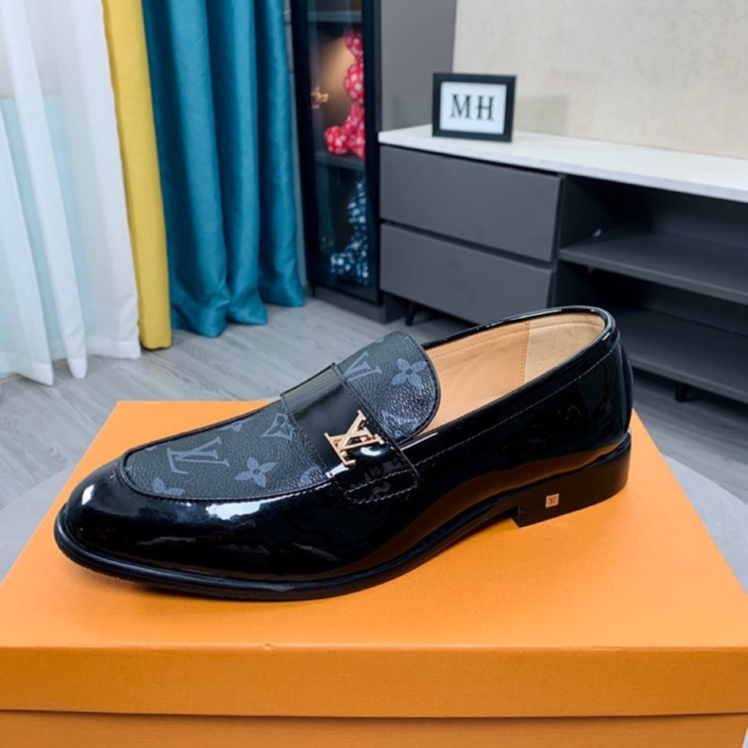 Sapato LV Social Couro Preto Brilhante monogram Azul e logo pequena canto