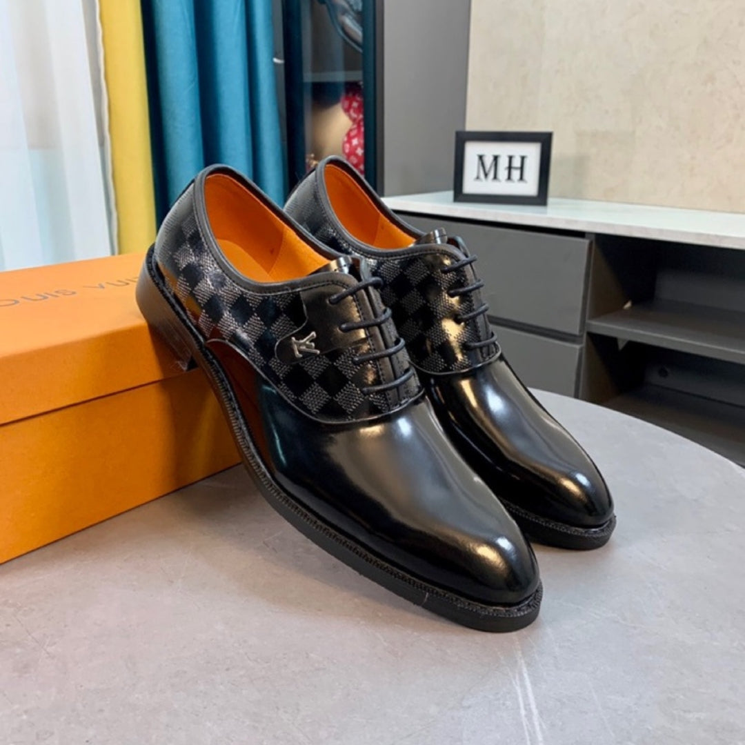 Sapato LV Social Couro Preto detalhes logo lateral