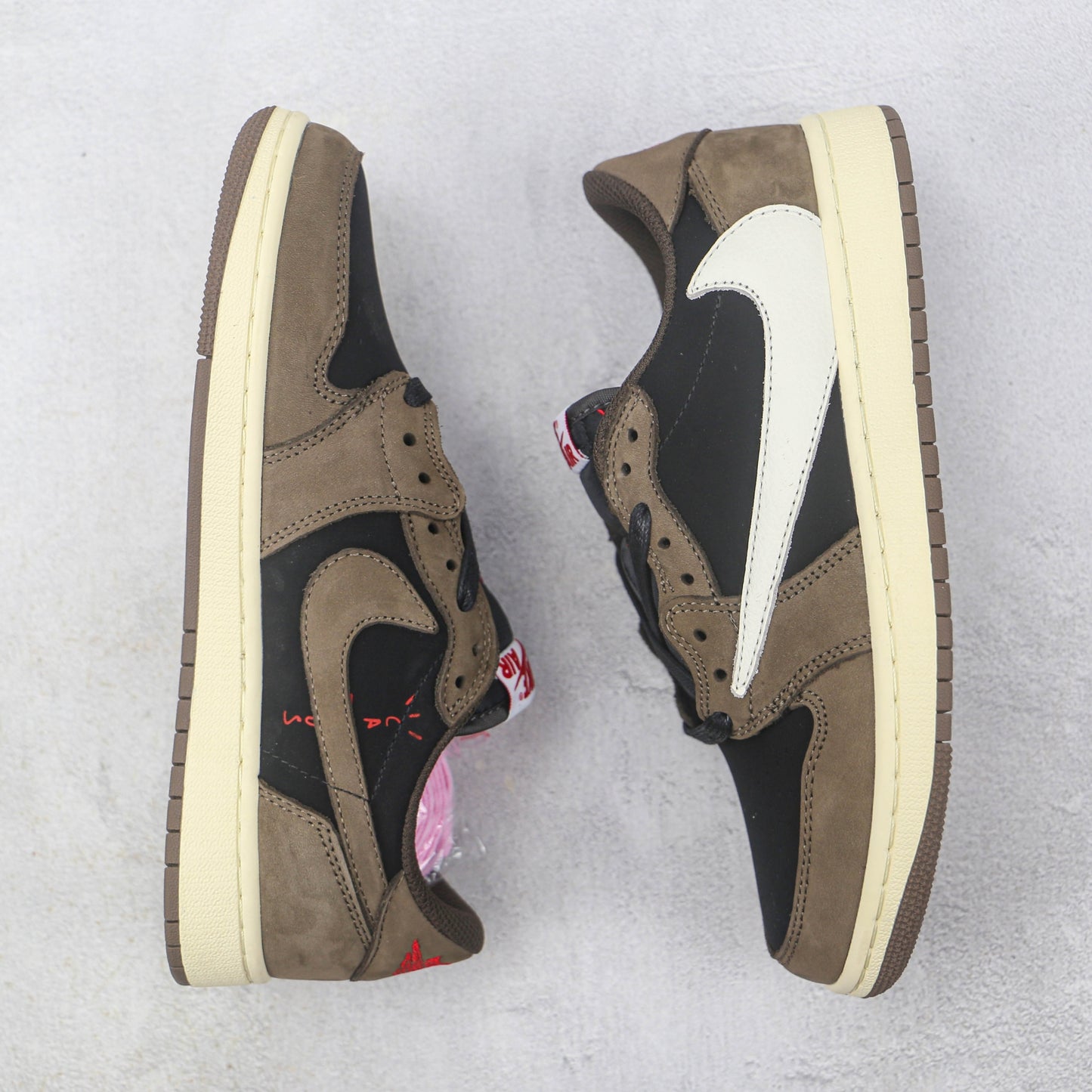 Tênis Travis Scott x AJ1 Low Retro SP Dark Mocha