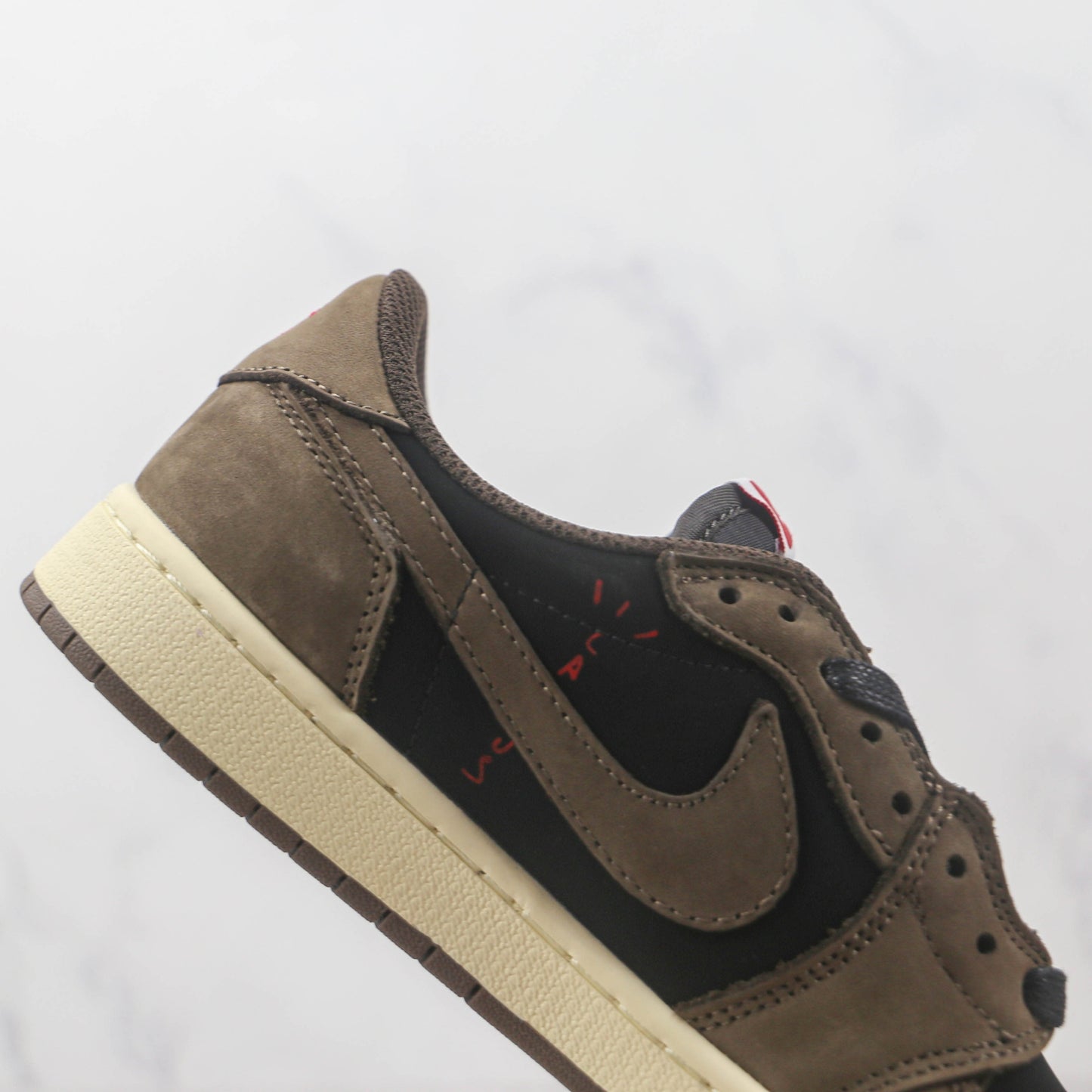 Tênis Travis Scott x AJ1 Low Retro SP Dark Mocha