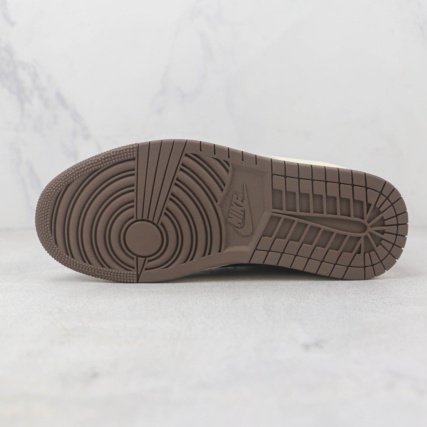 Tênis Travis Scott x AJ1 Low Retro SP Dark Mocha