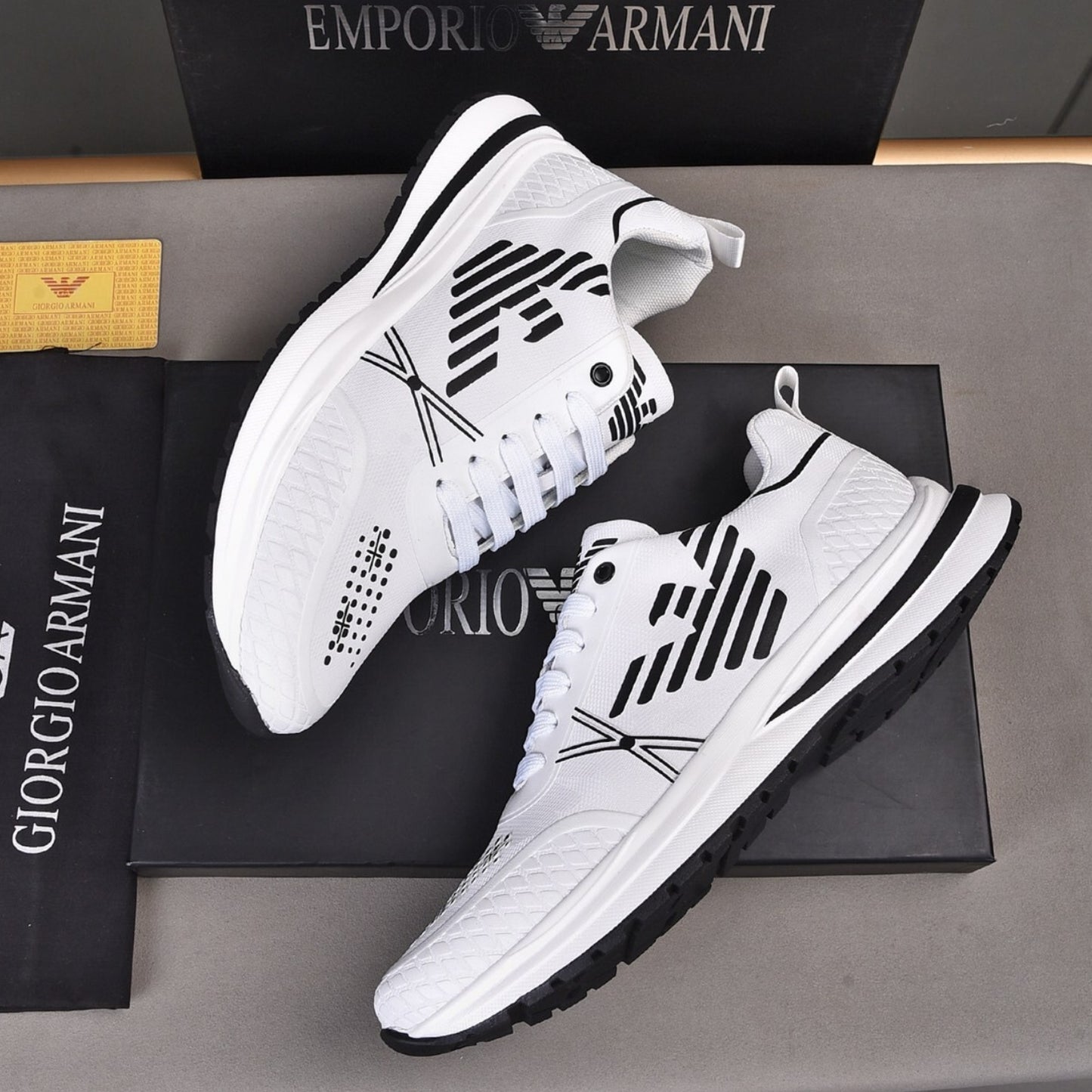 Tenis Arman Branco Casual logo lateral
