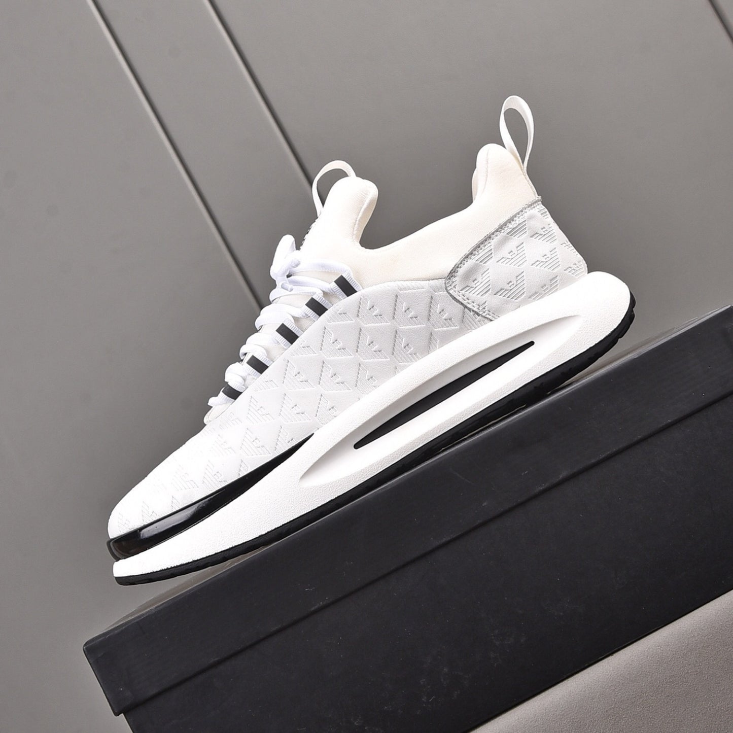 Tenis Arman Branco Casual Couro detalhe Topo