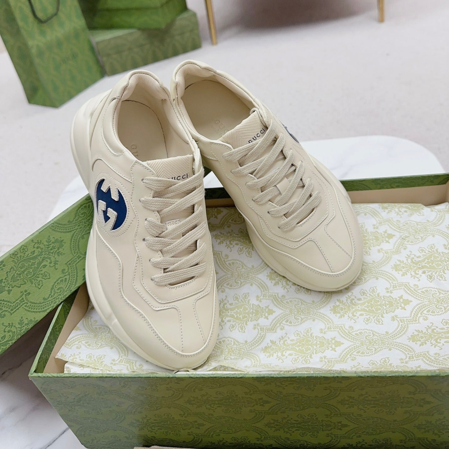 Tenis GG Rhyton Com Logo azul