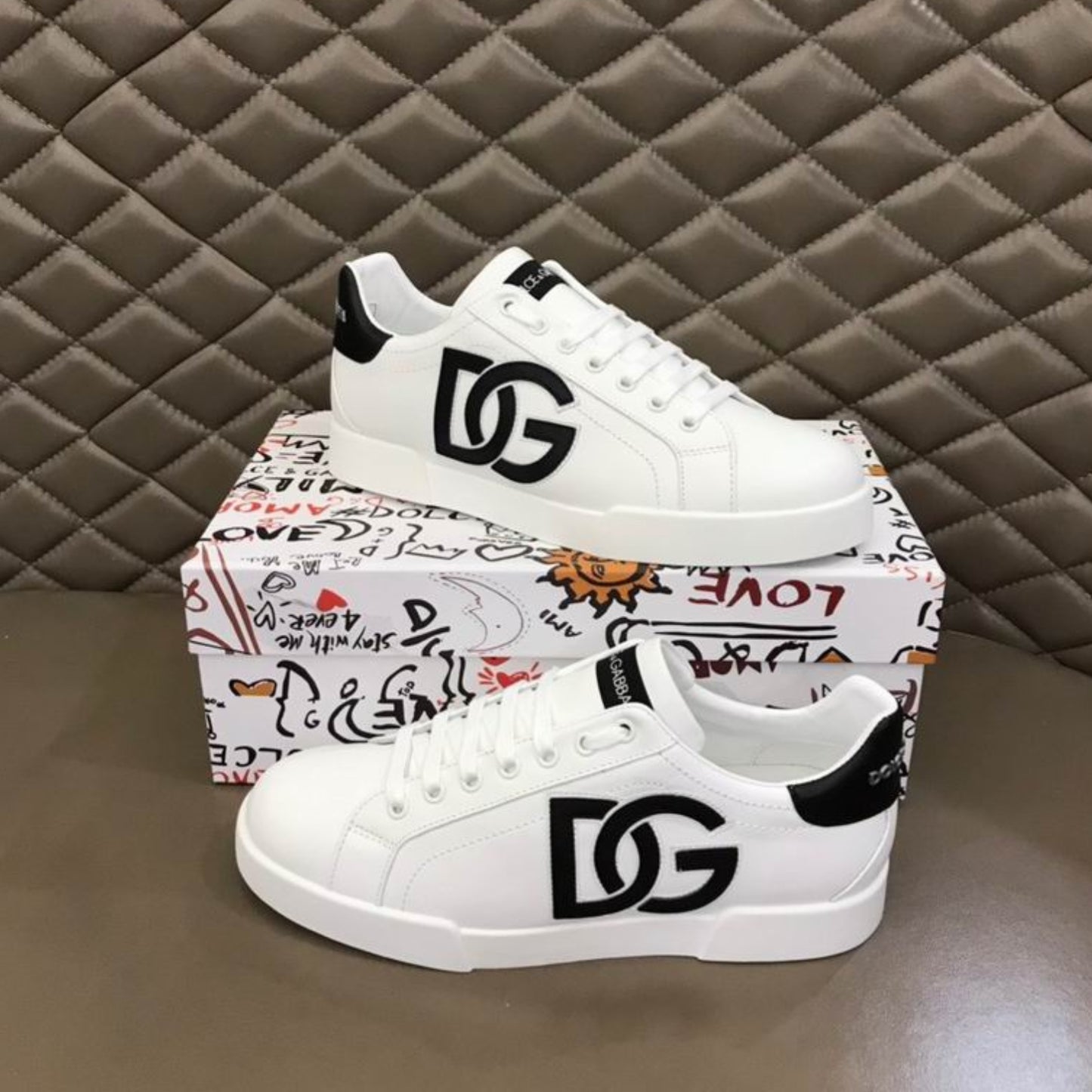 Tenis DG Portofino Couro Branco com Preto Logo Lateral