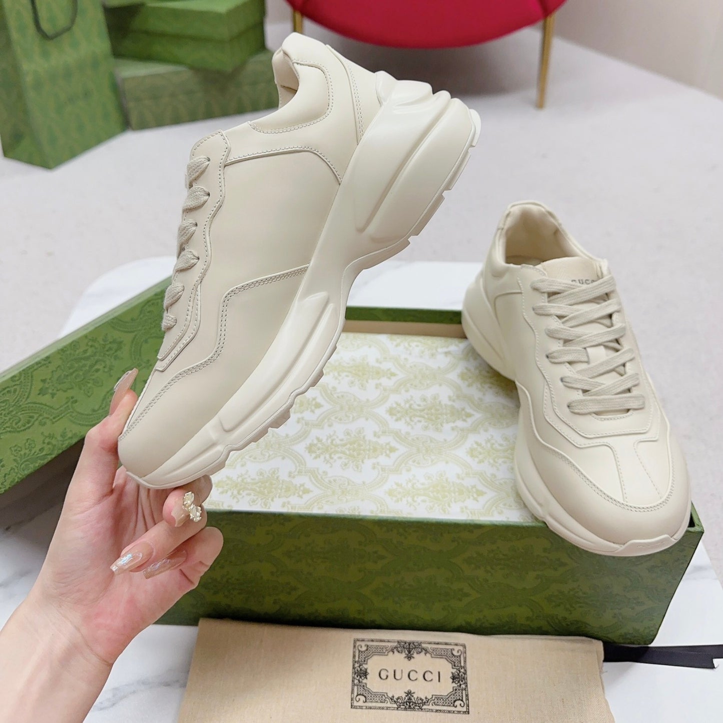 Tenis GG Rhyton Com Logo azul