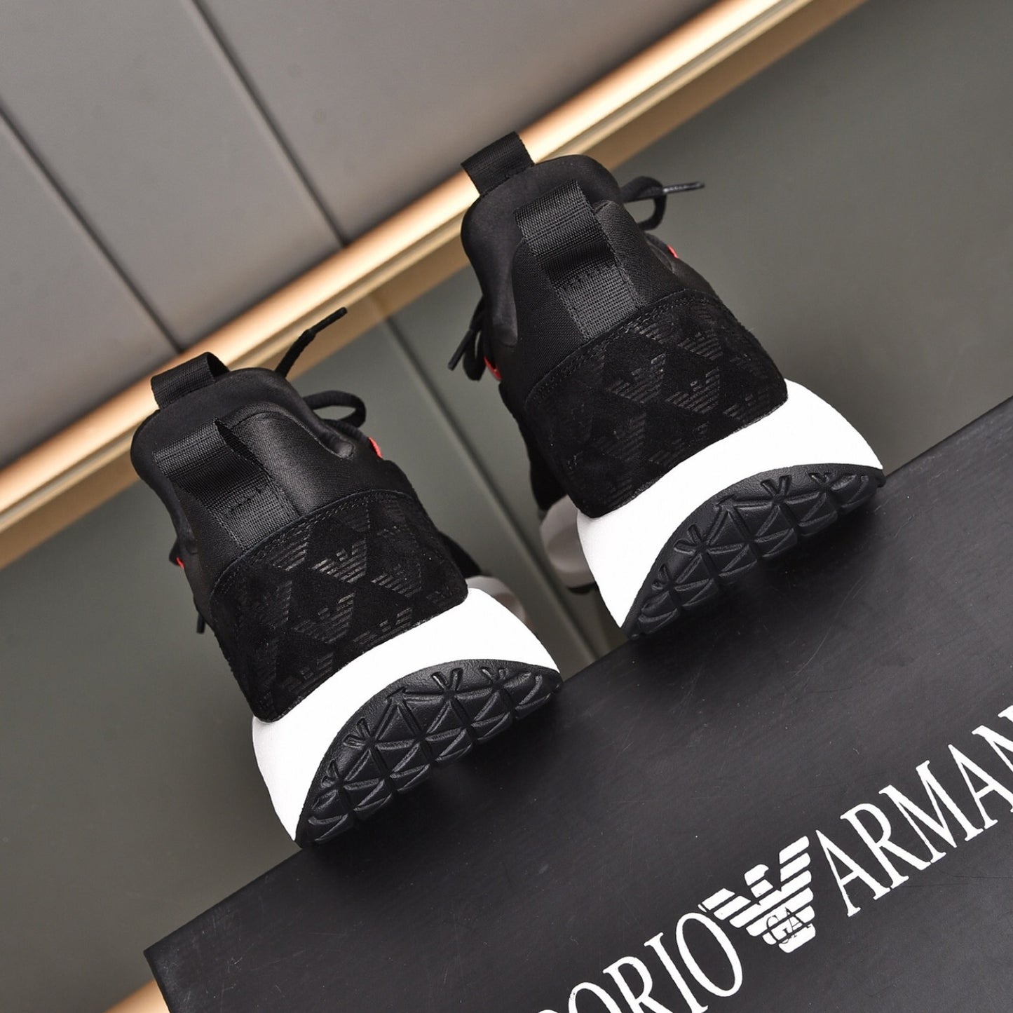 Tenis Arman Preto Casual Couro detalhe Topo