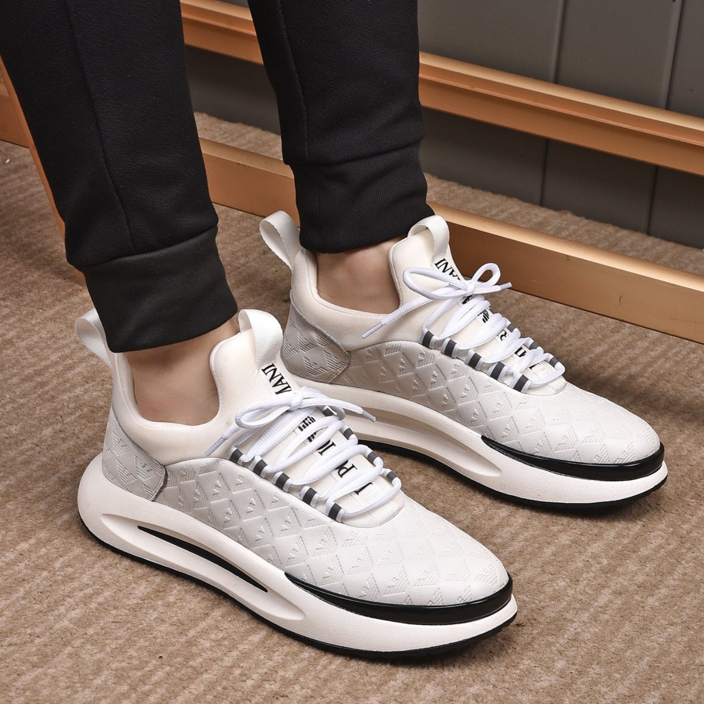 Tenis Arman Branco Casual Couro detalhe Topo