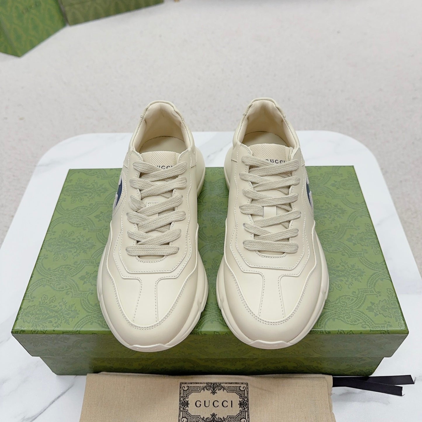 Tenis GG Rhyton Com Logo azul