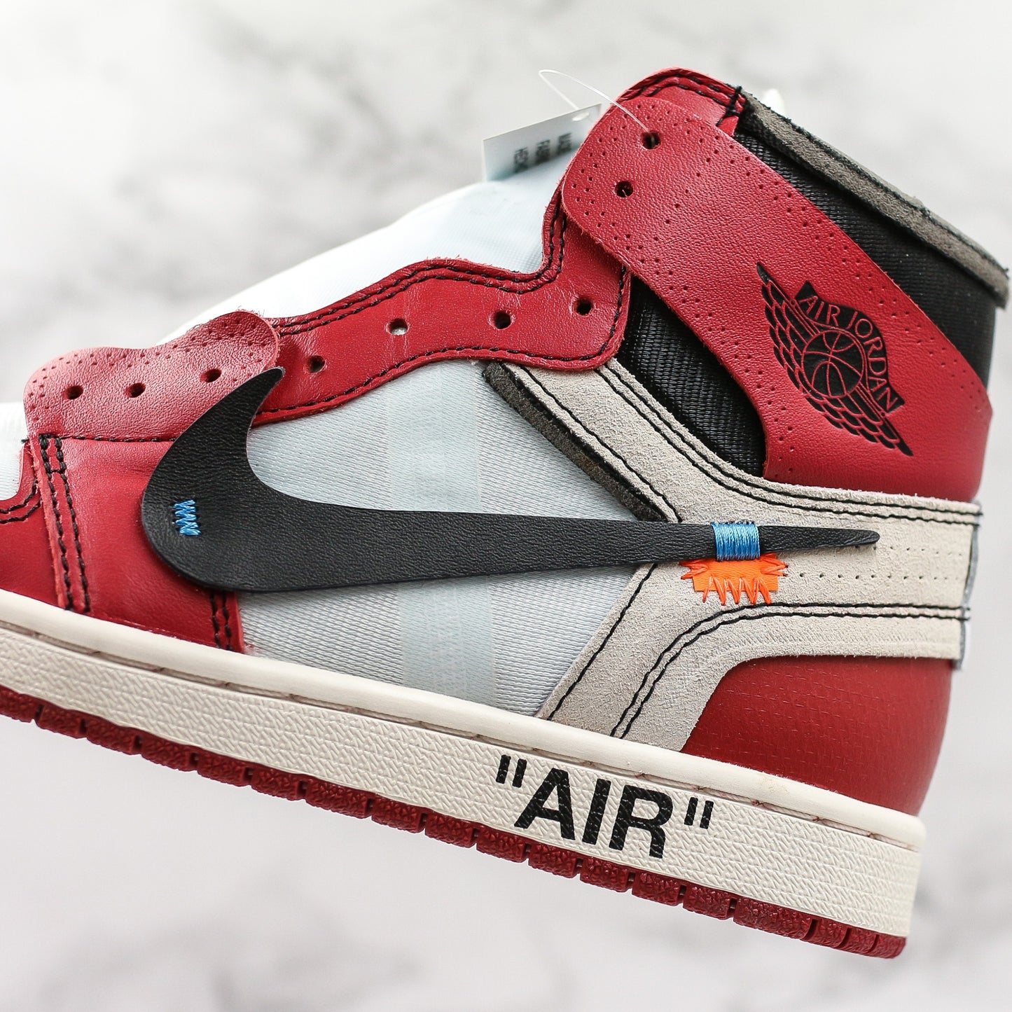 Tênis Off-Wh x AJ1 Chicago