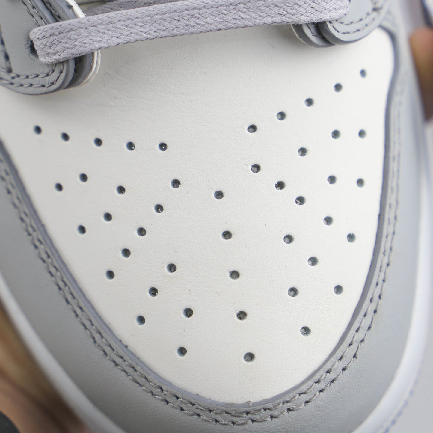 Tênis Dio x AJ1 Low