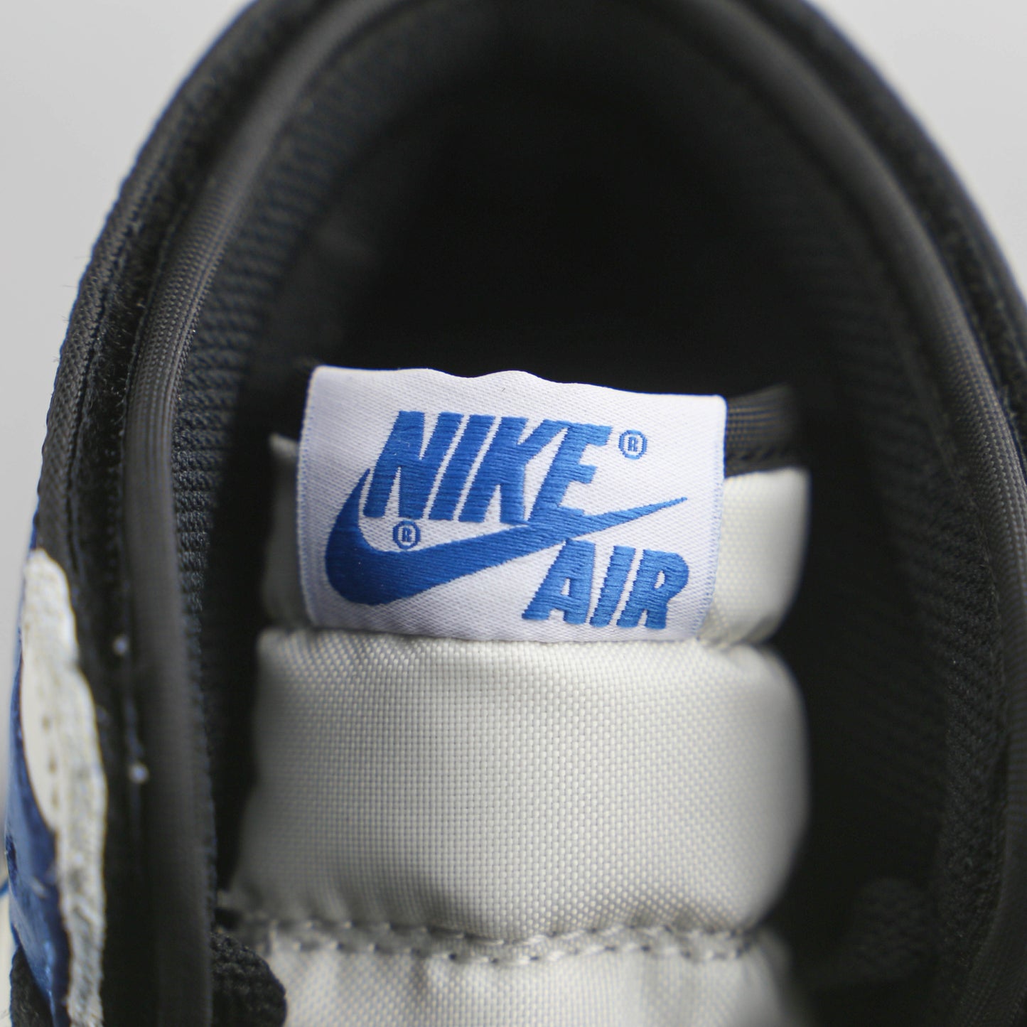 Tênis Fragment Design x Travis Scott x AJ1 Retro High