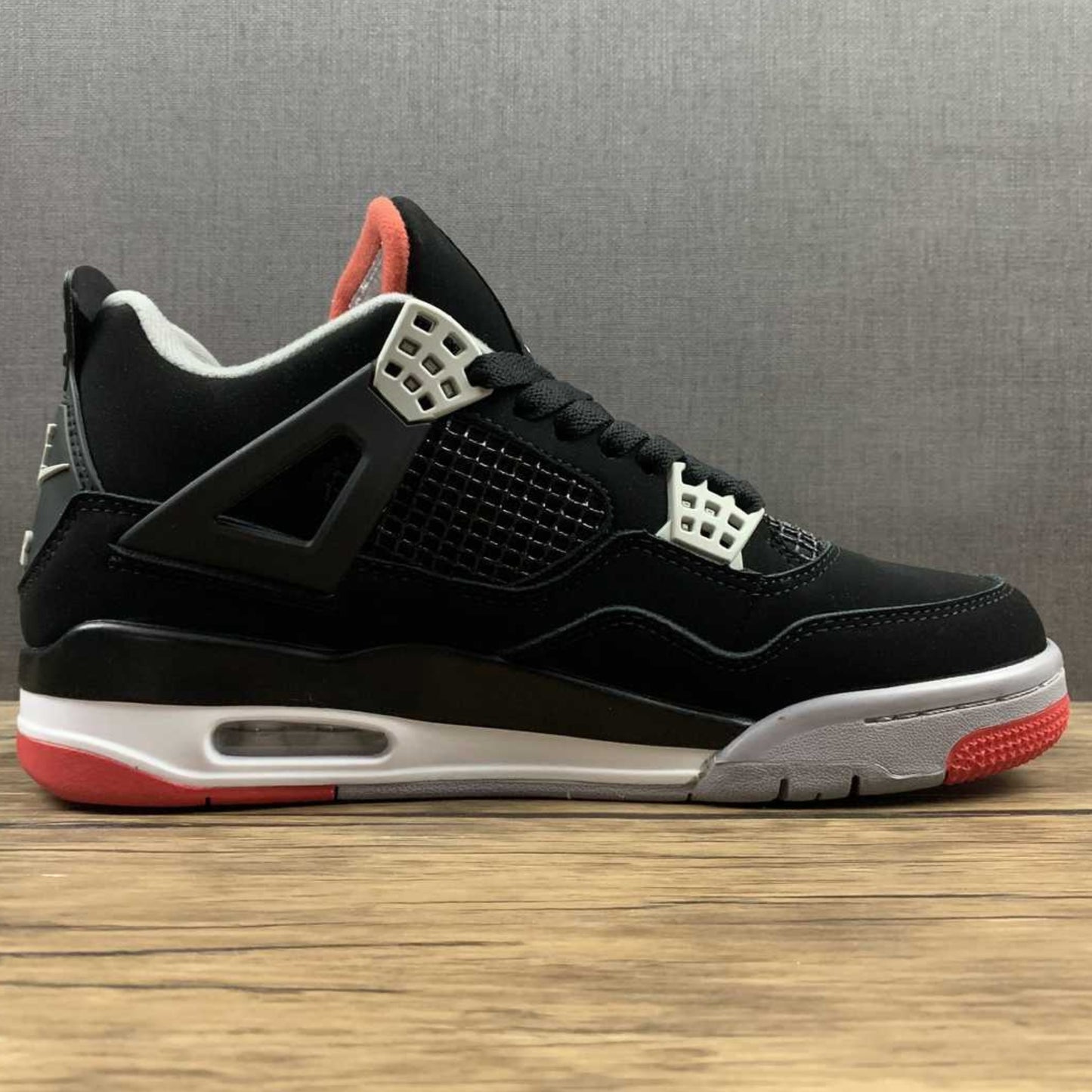 Tênis AJ4 Bred (2019)