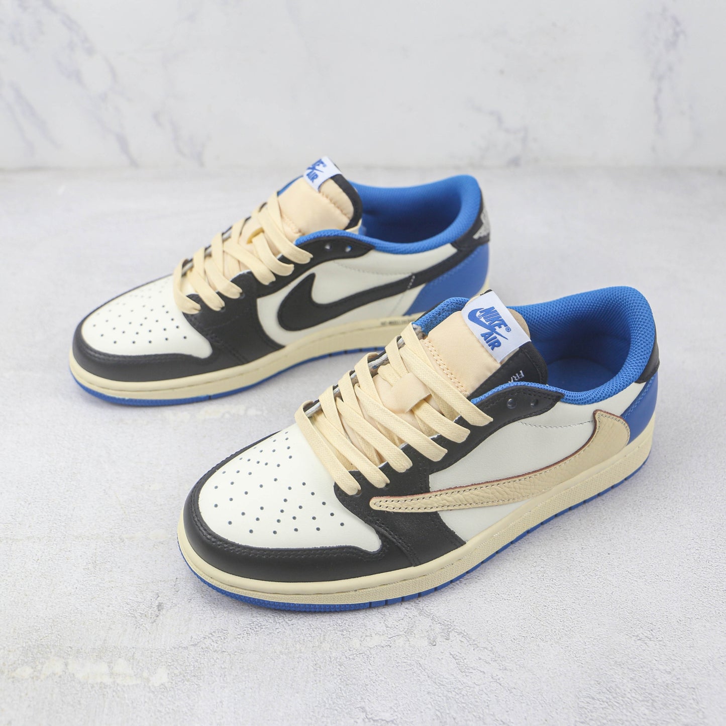 Tênis Fragment Design x Travis Scott x AJ1 Low