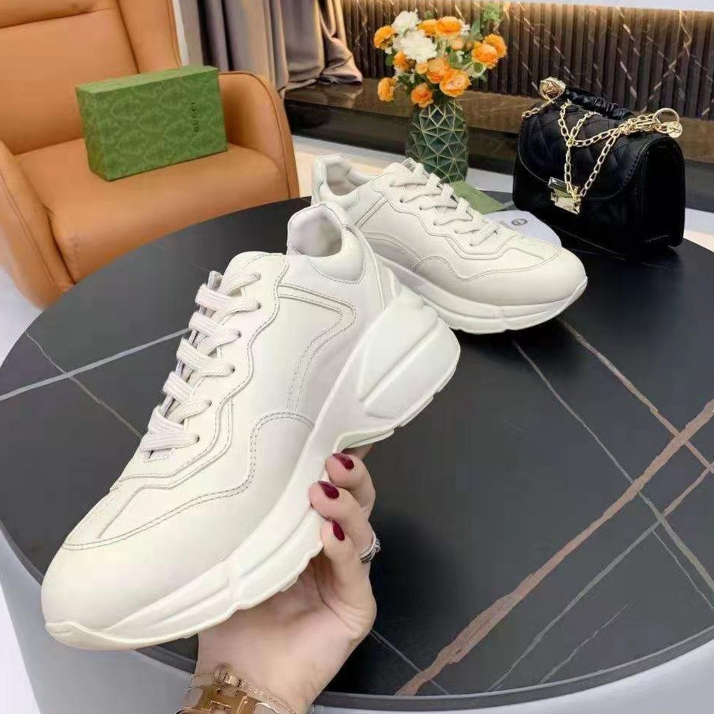 Tenis GG Rhyton Com Logo