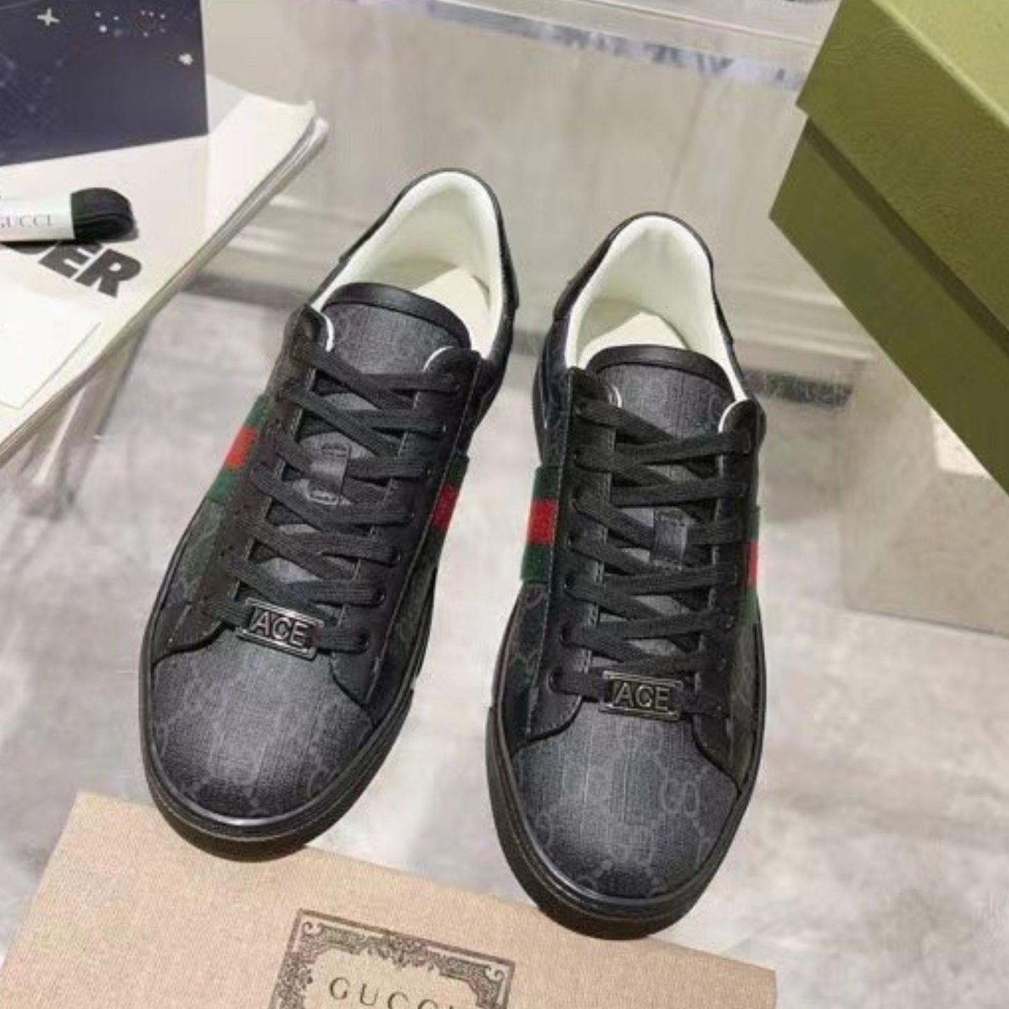 Tenis GG Ace com listras Web Preto
