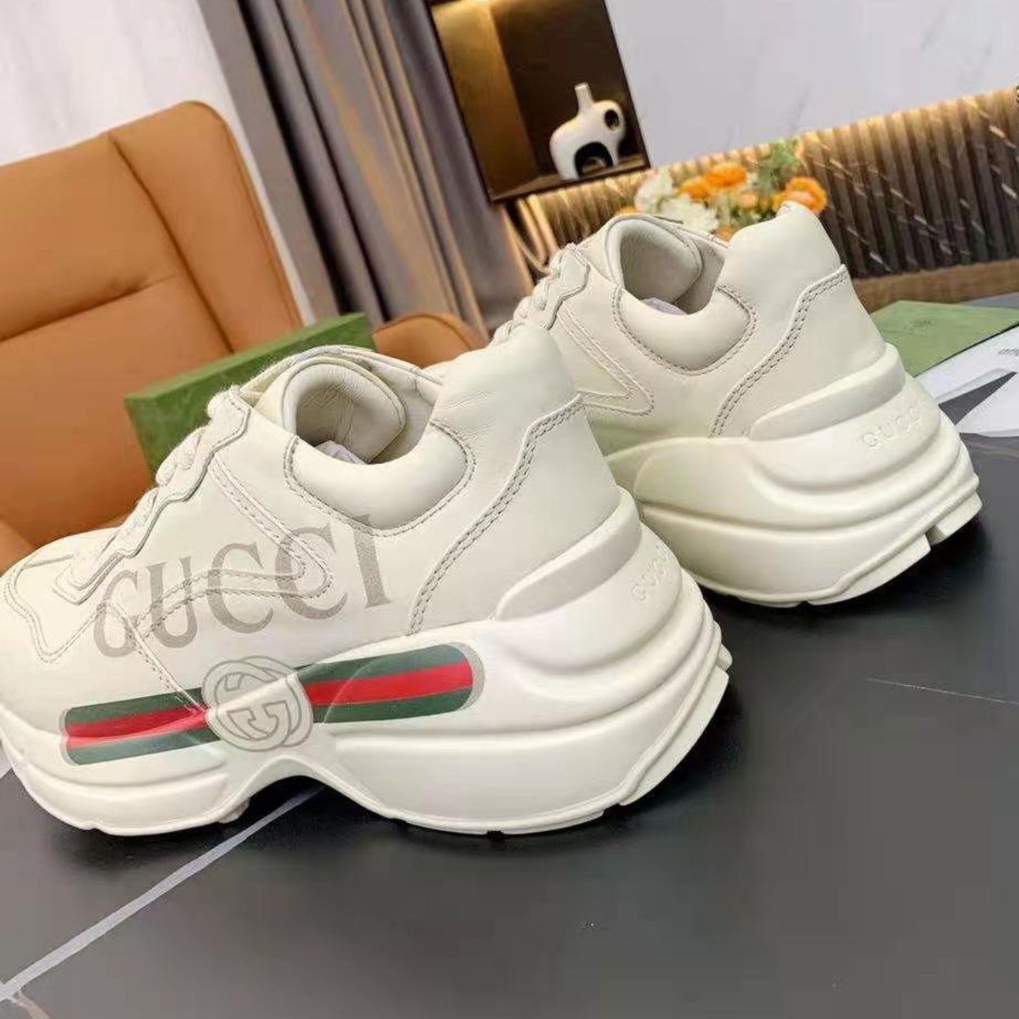 Tenis GG Rhyton Com Logo