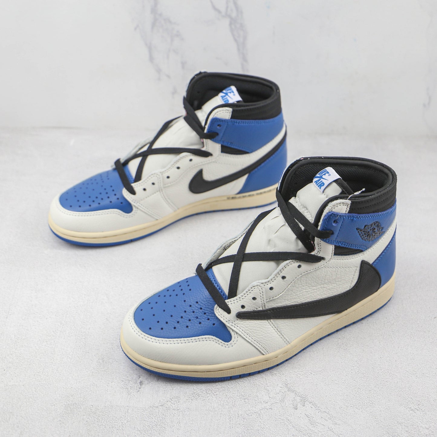 Tênis Fragment Design x Travis Scott x AJ1 Retro High