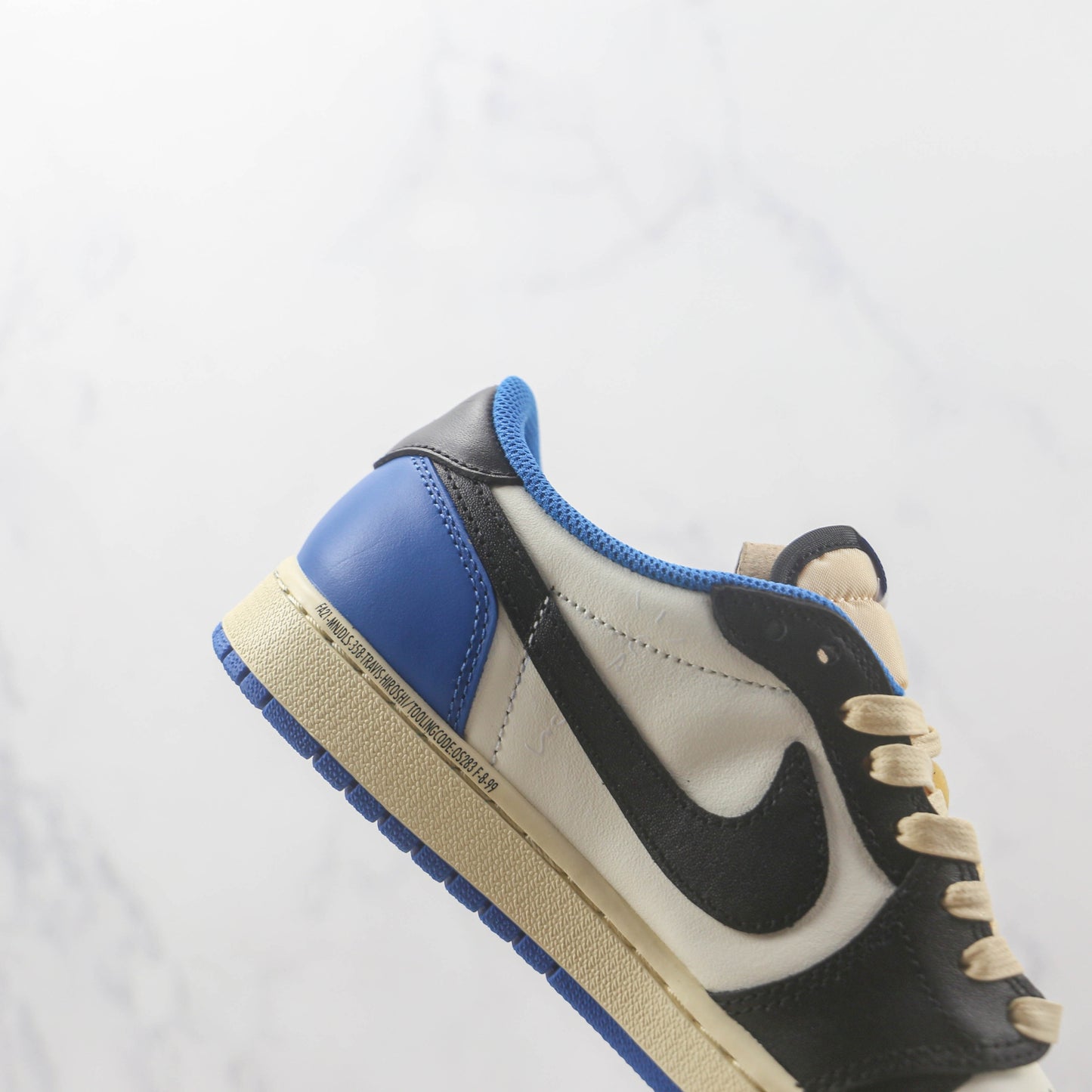 Tênis Fragment Design x Travis Scott x AJ1 Low