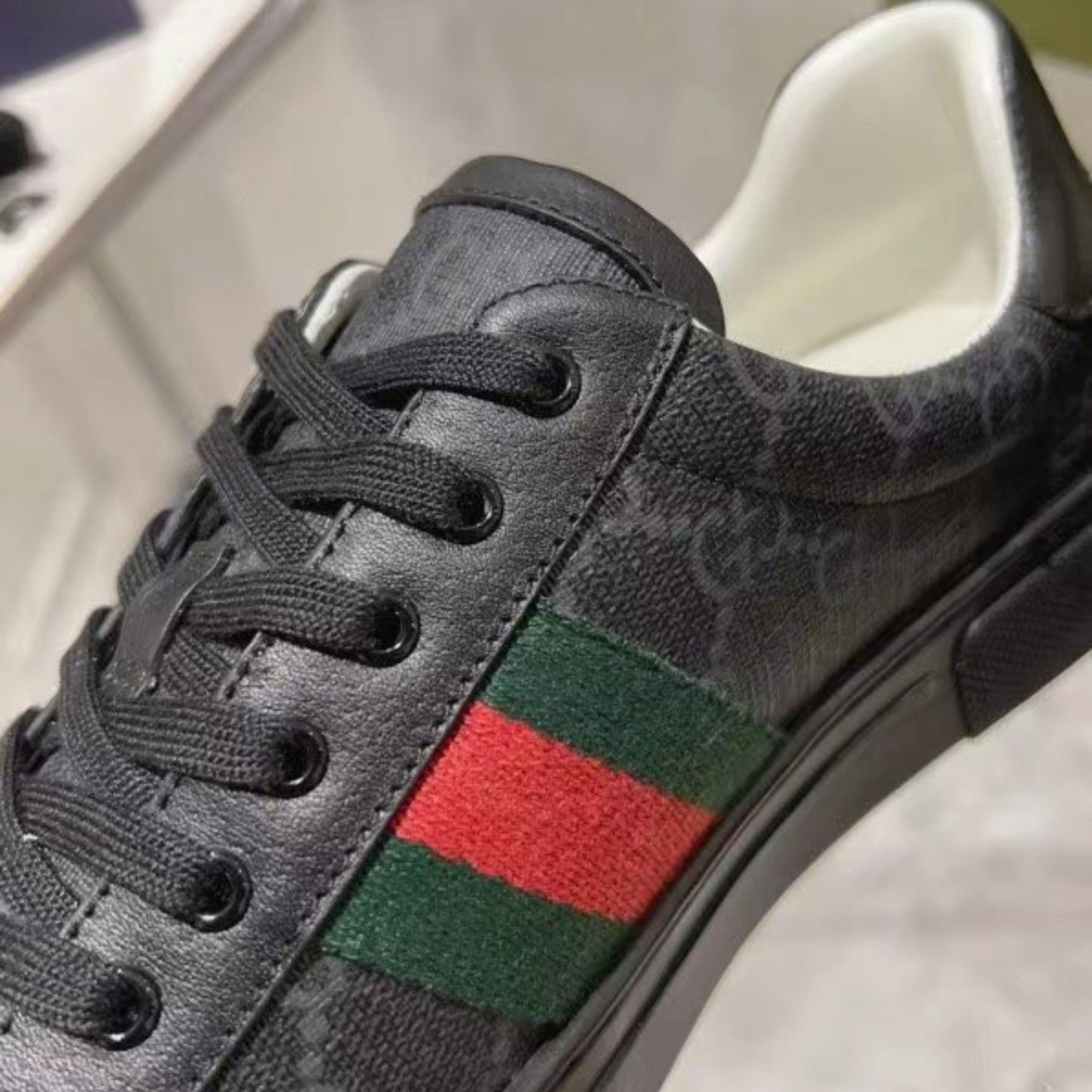Tenis GG Ace com listras Web Preto