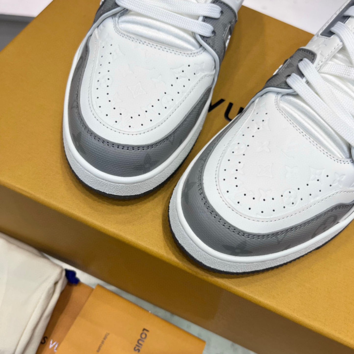 Tênis LV Trainer #54 Cinza