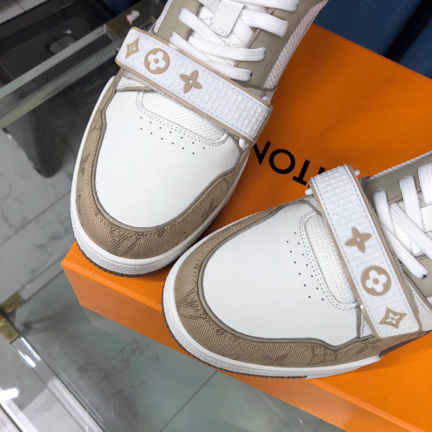 Tênis Lv Trainer Bege
