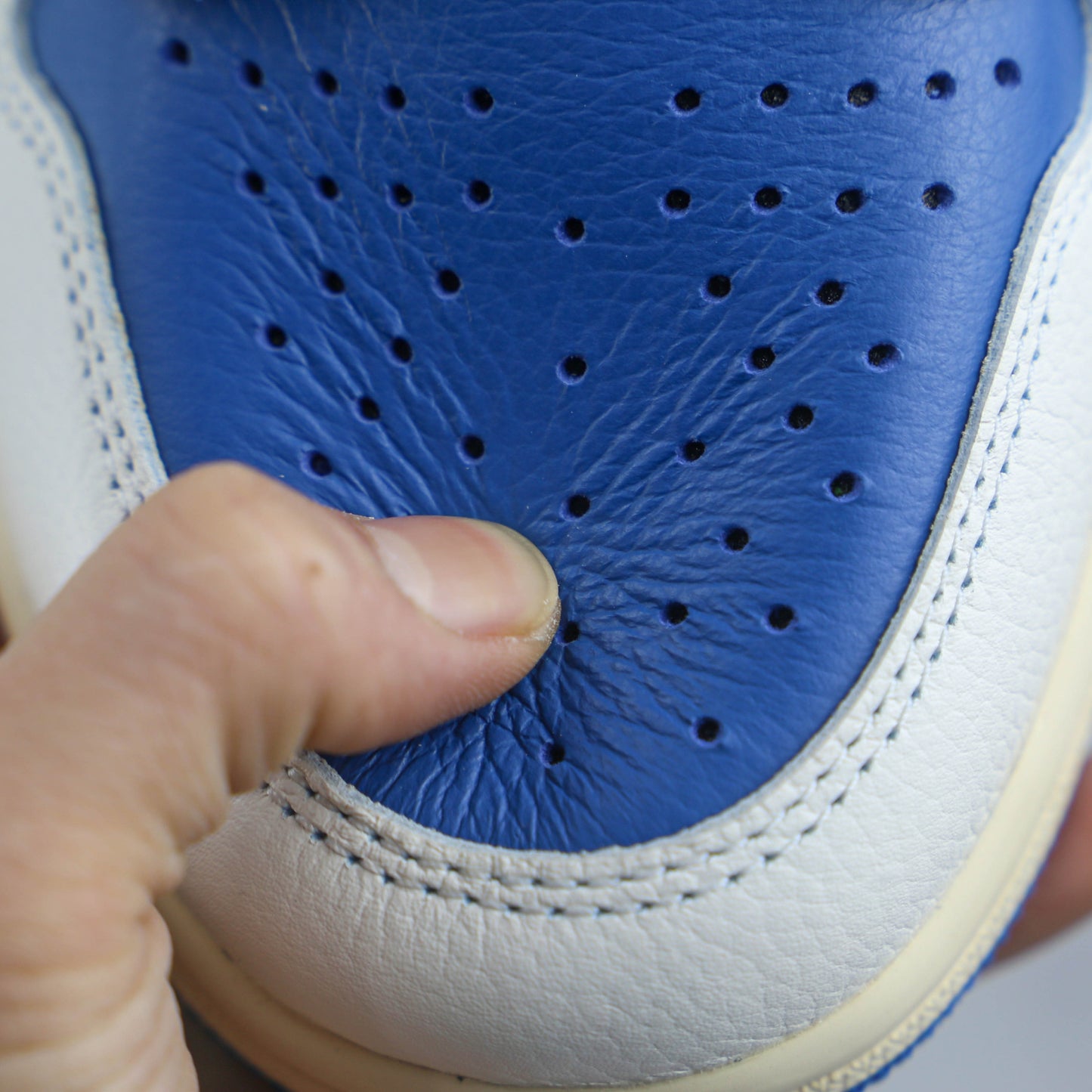 Tênis Fragment Design x Travis Scott x AJ1 Retro High