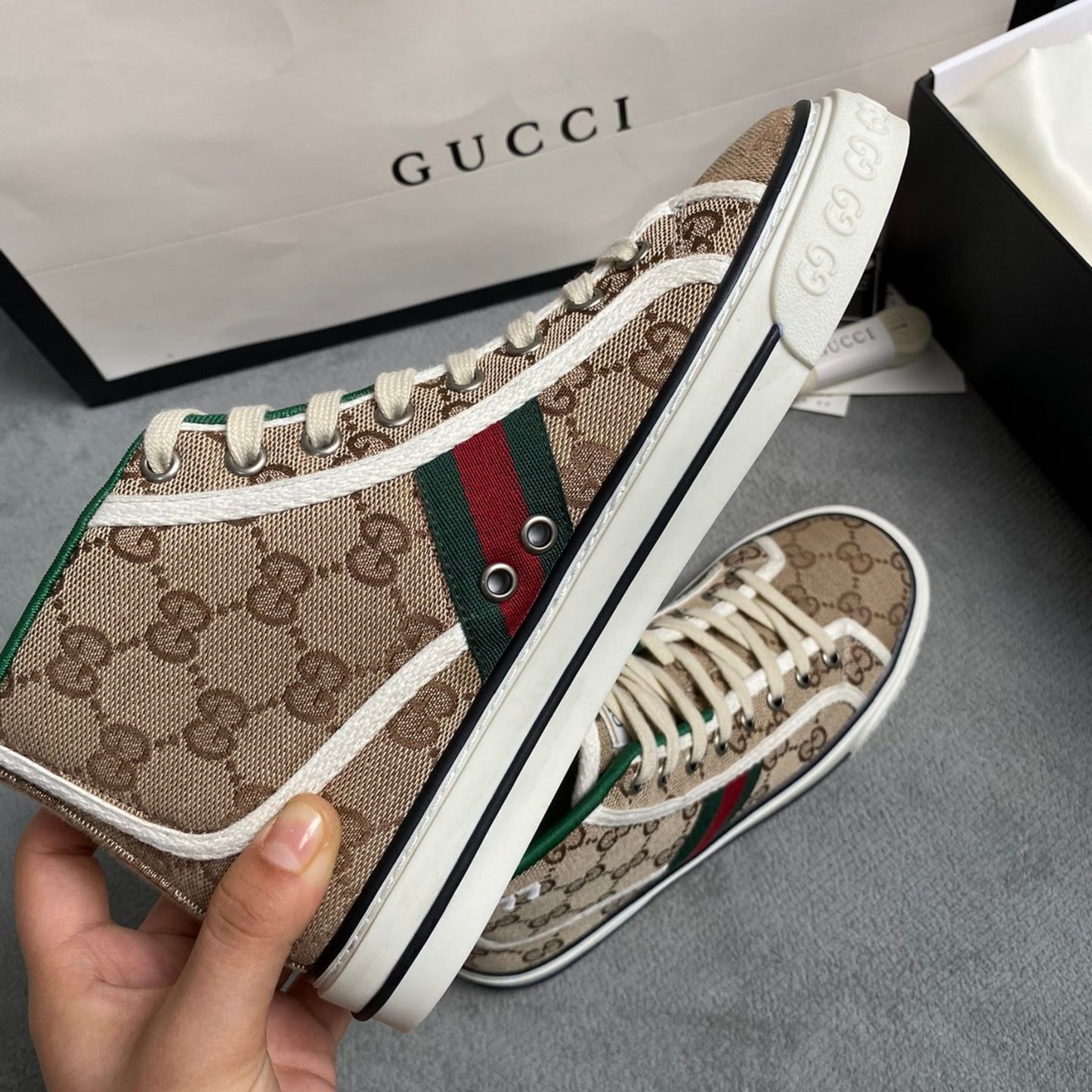 Tenis GG 1977 Com listras Cano médio