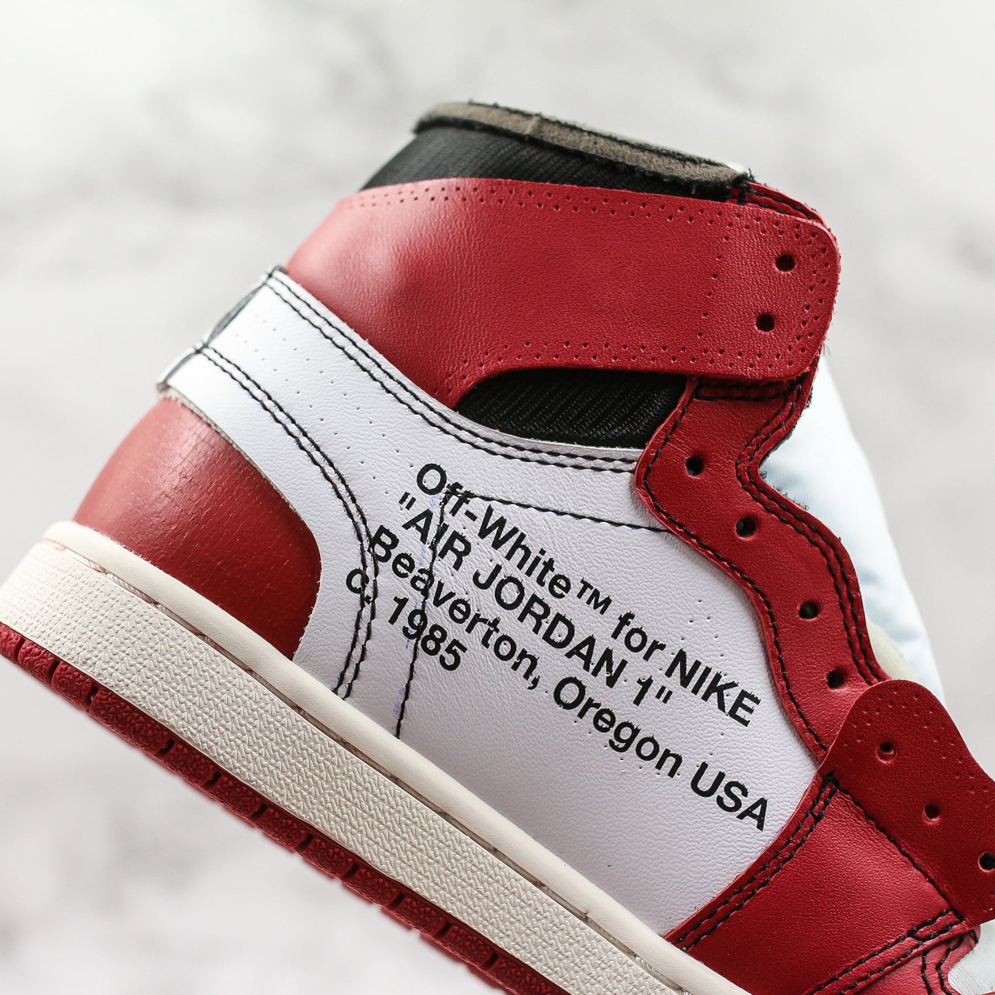 Tênis Off-Wh x AJ1 Chicago