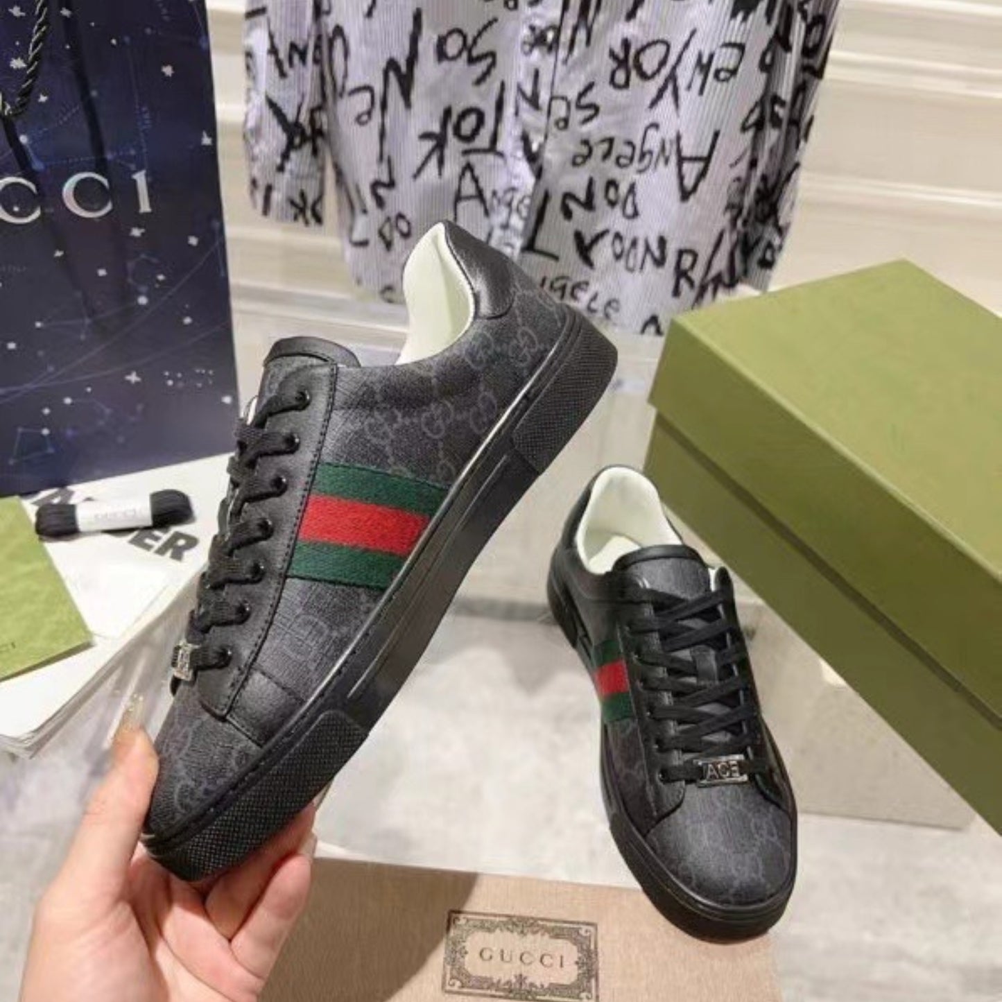 Tenis GG Ace com listras Web Preto