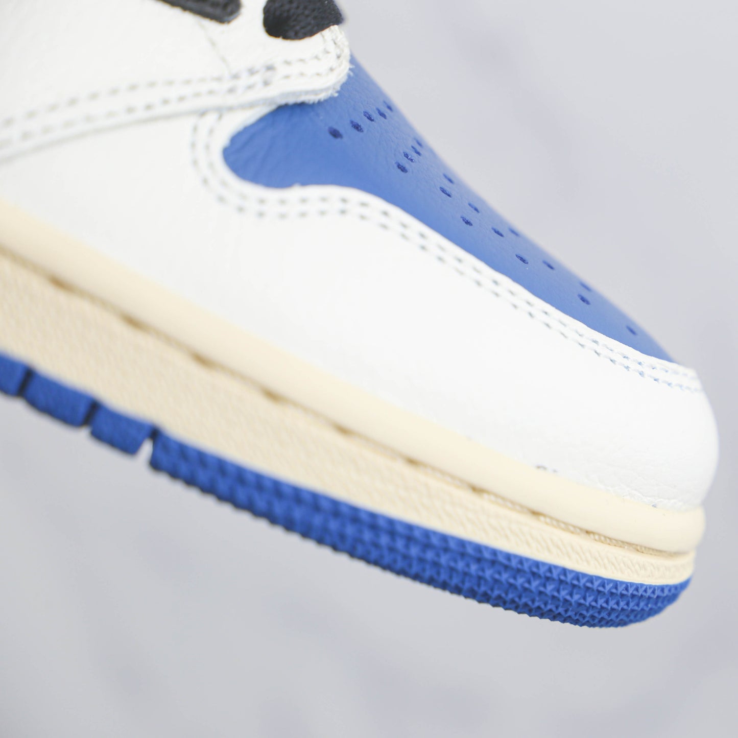 Tênis Fragment Design x Travis Scott x AJ1 Retro High