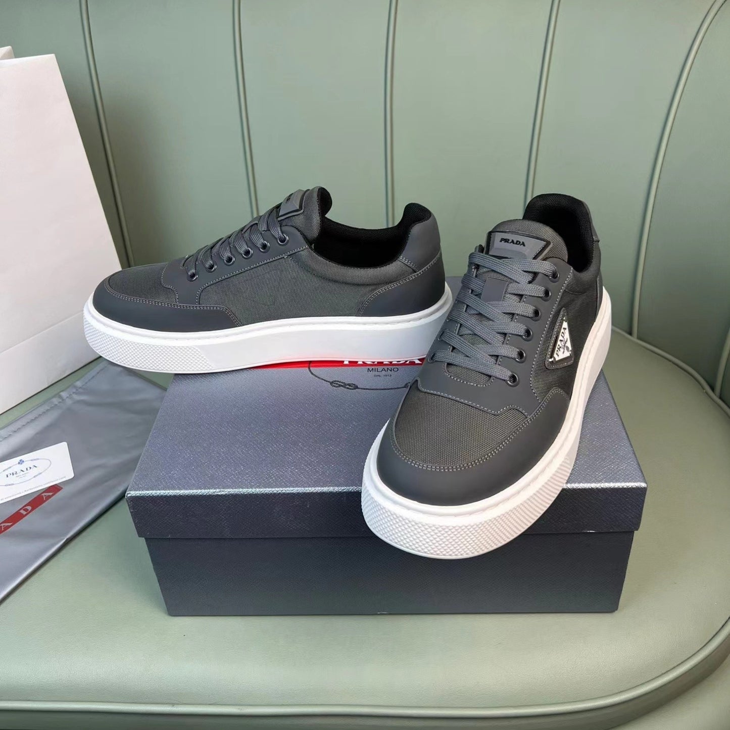 Tênis PD Cinza com Branco