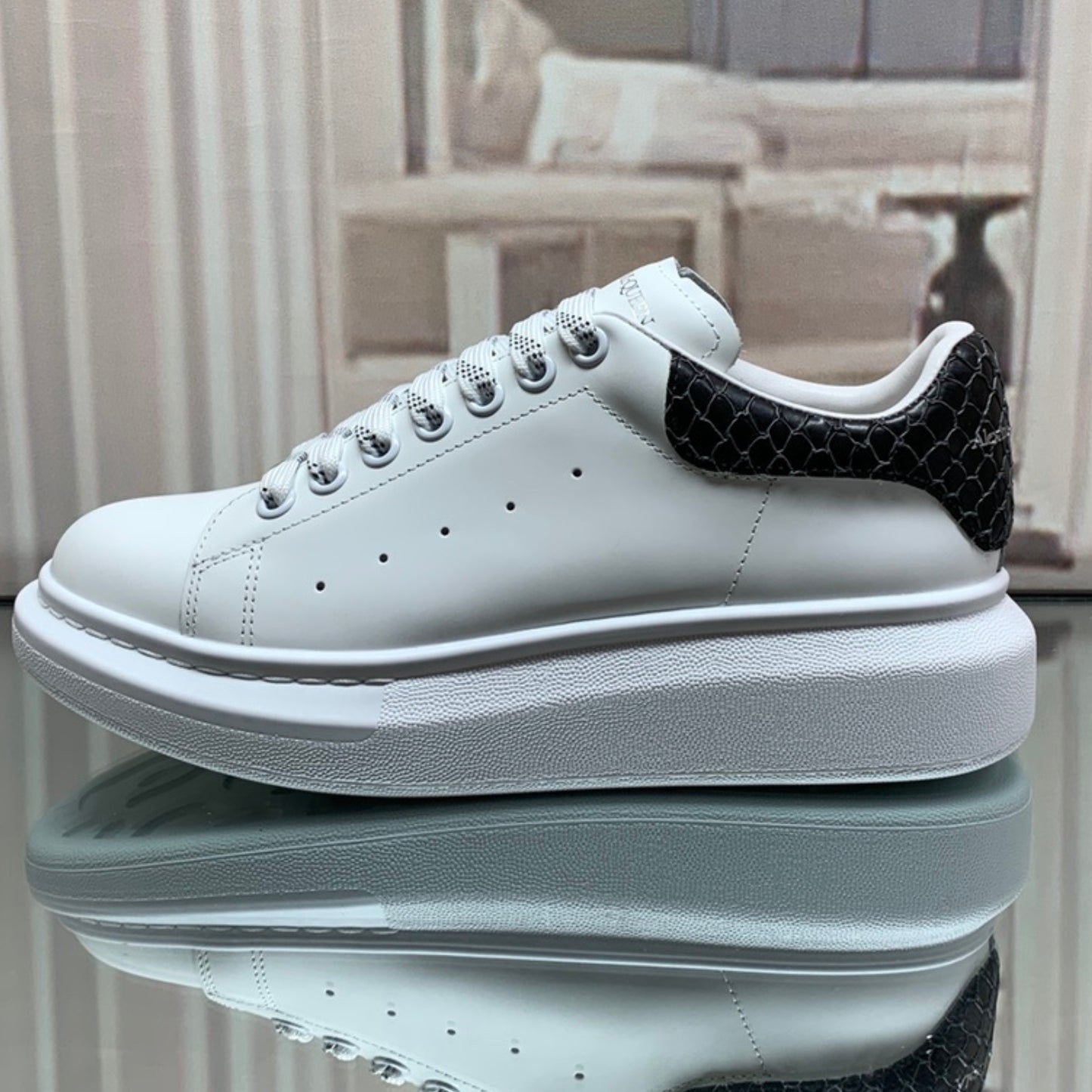 Tênis A Mcq Oversized Couro Branco #2