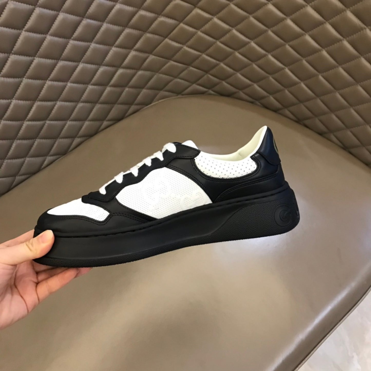 Tenis GG Supreme Preto e Branco