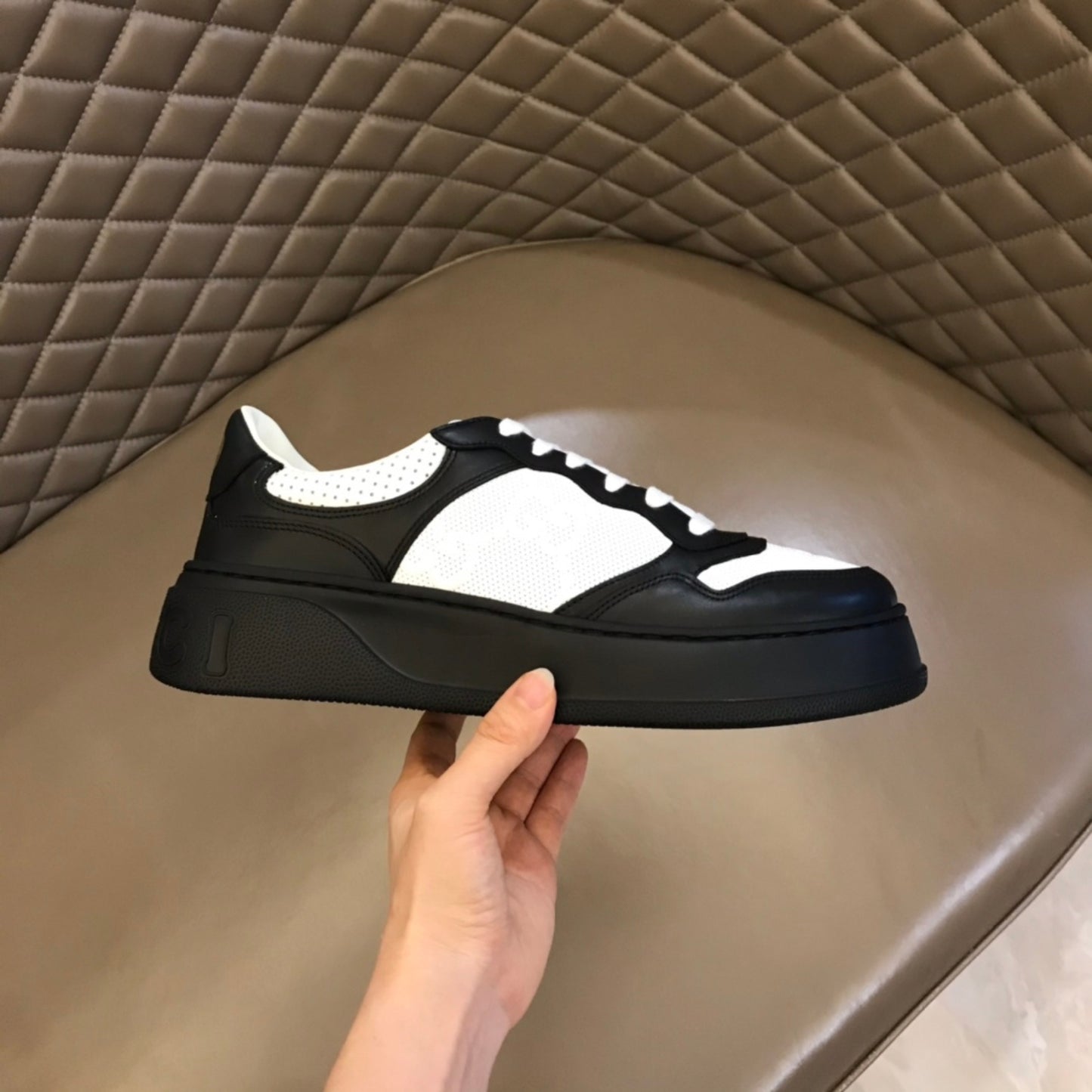 Tenis GG Supreme Preto e Branco