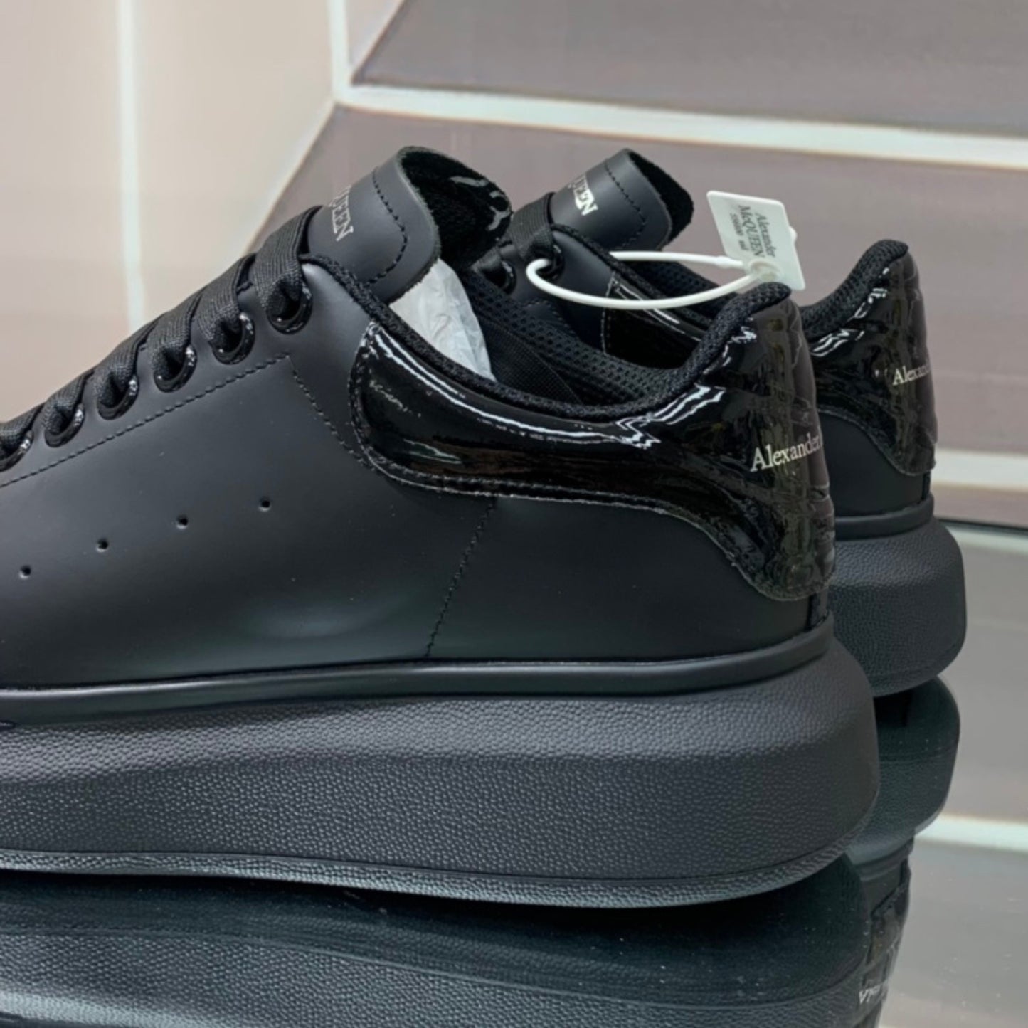 Tênis A Mcq Oversized Couro Preto #1